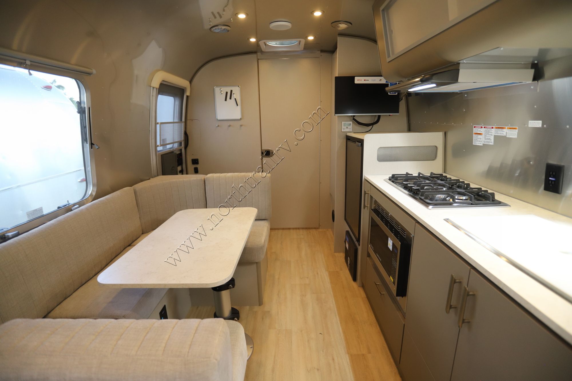 New 2025 Airstream Caravel 22FB Travel Trailer  For Sale