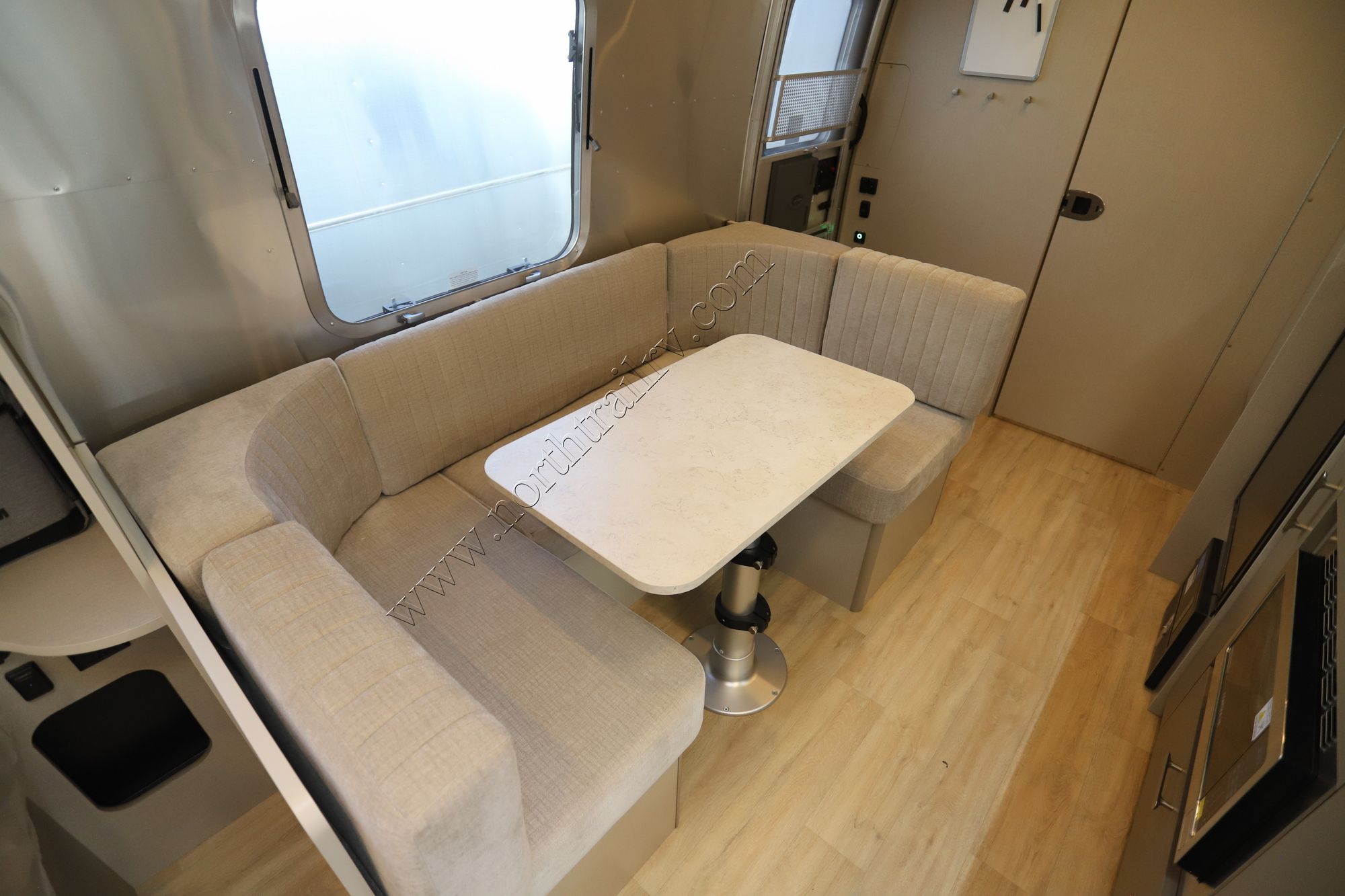 New 2025 Airstream Caravel 22FB Travel Trailer  For Sale