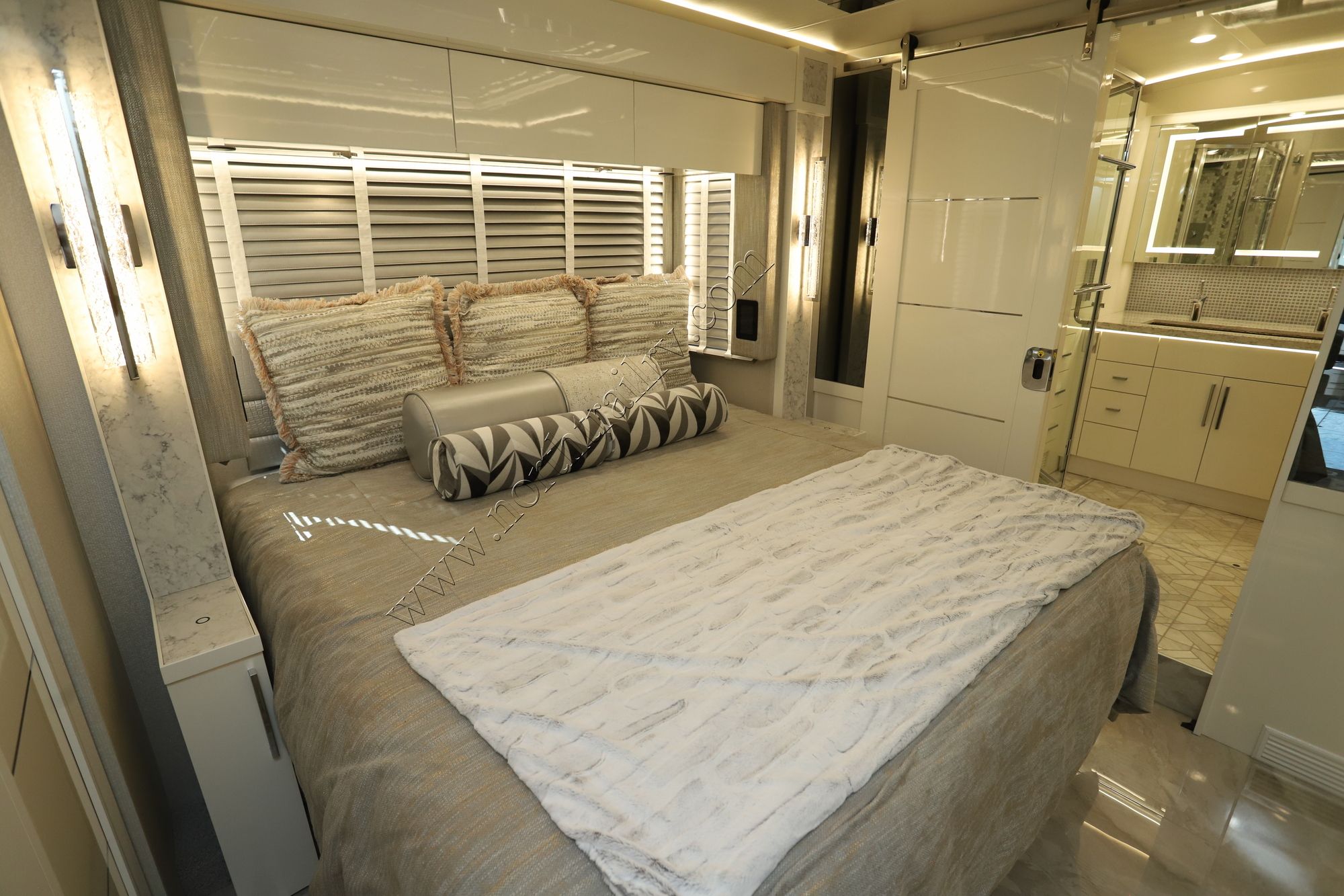 New 2025 Newmar King Aire 4596 Class A  For Sale