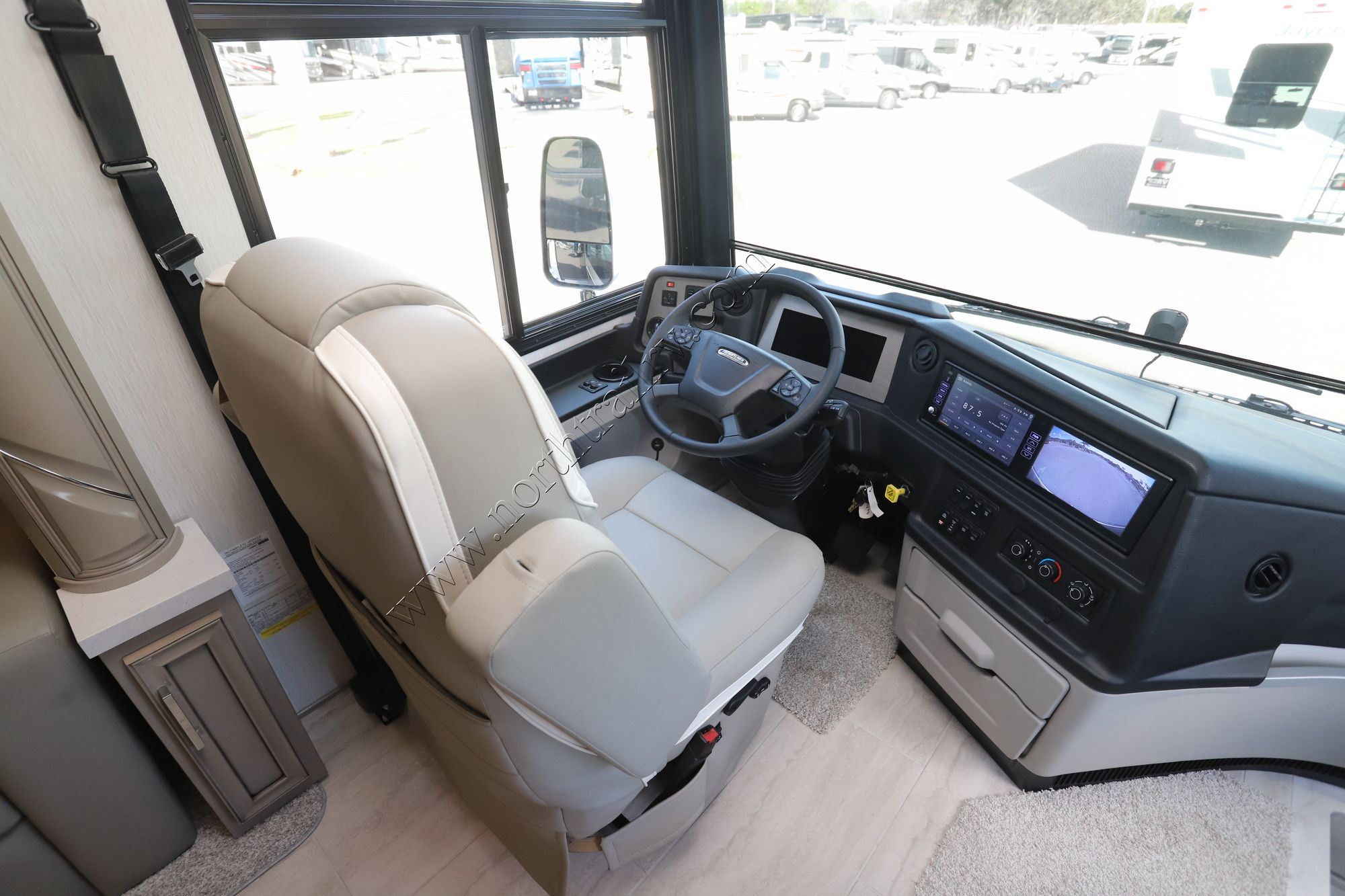 New 2025 Newmar Ventana 3809 Class A  For Sale