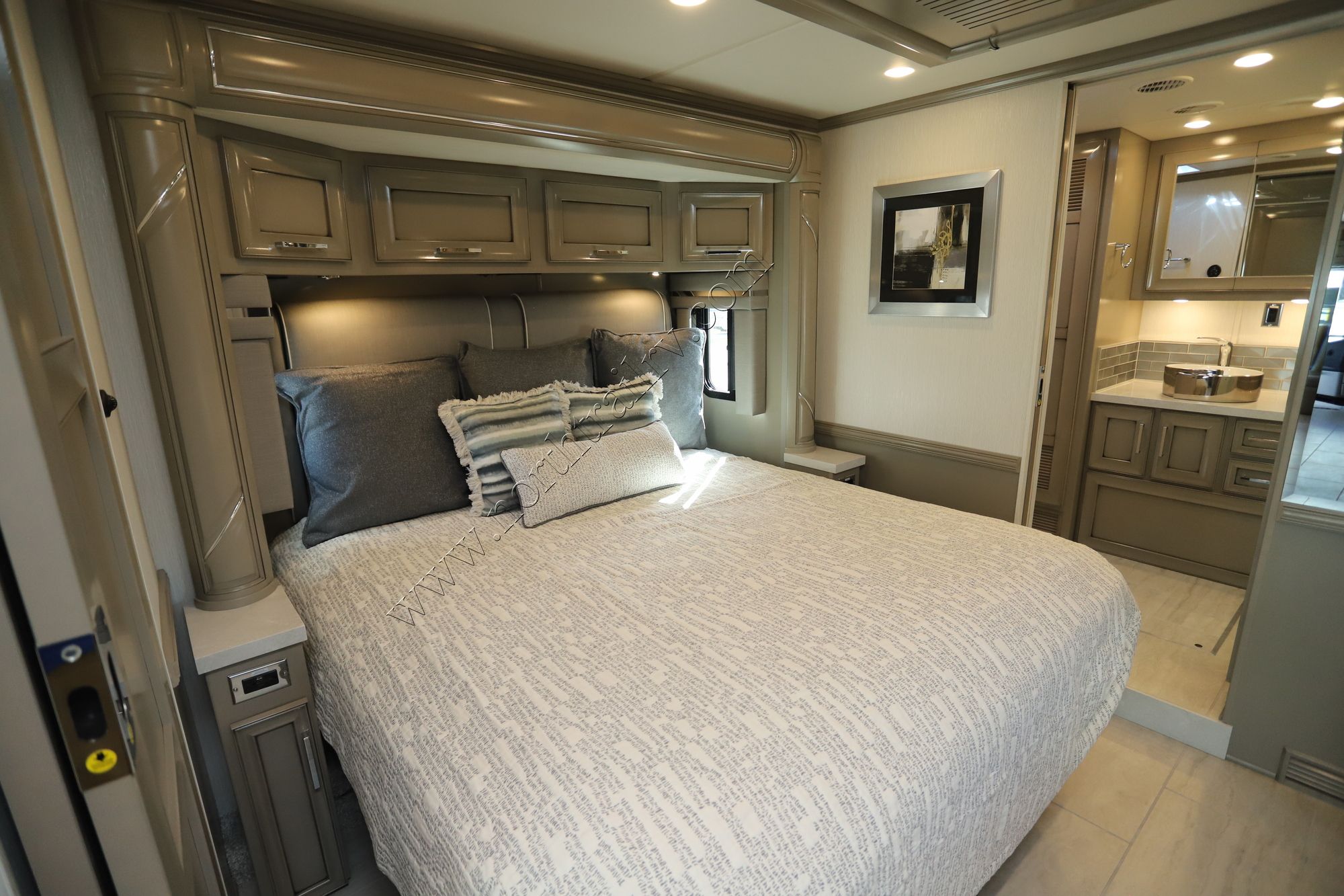 New 2025 Newmar Ventana 3809 Class A  For Sale