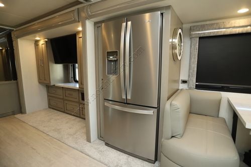 2025 Newmar Ventana 3809