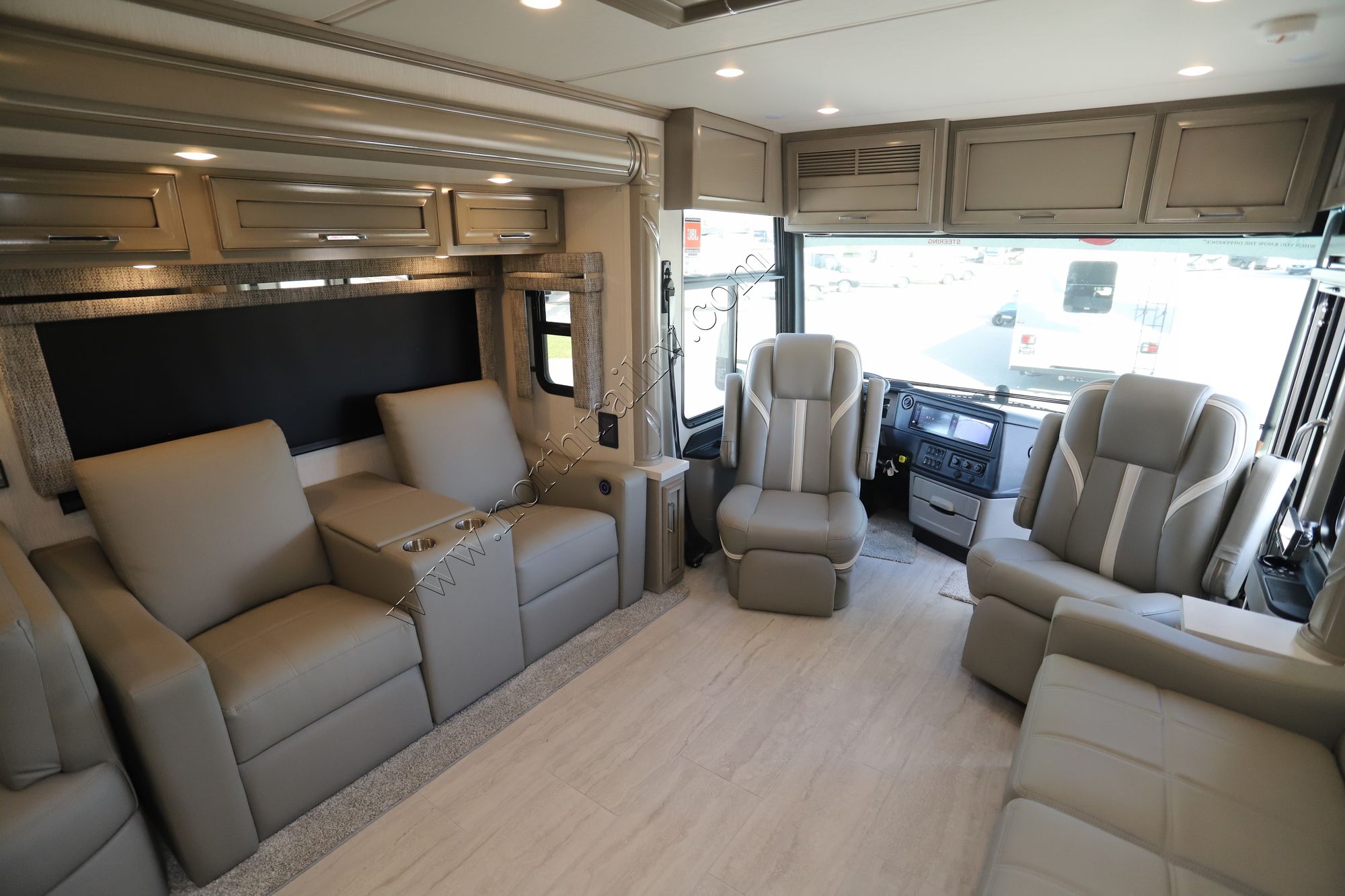 New 2025 Newmar Ventana 3809 Class A  For Sale