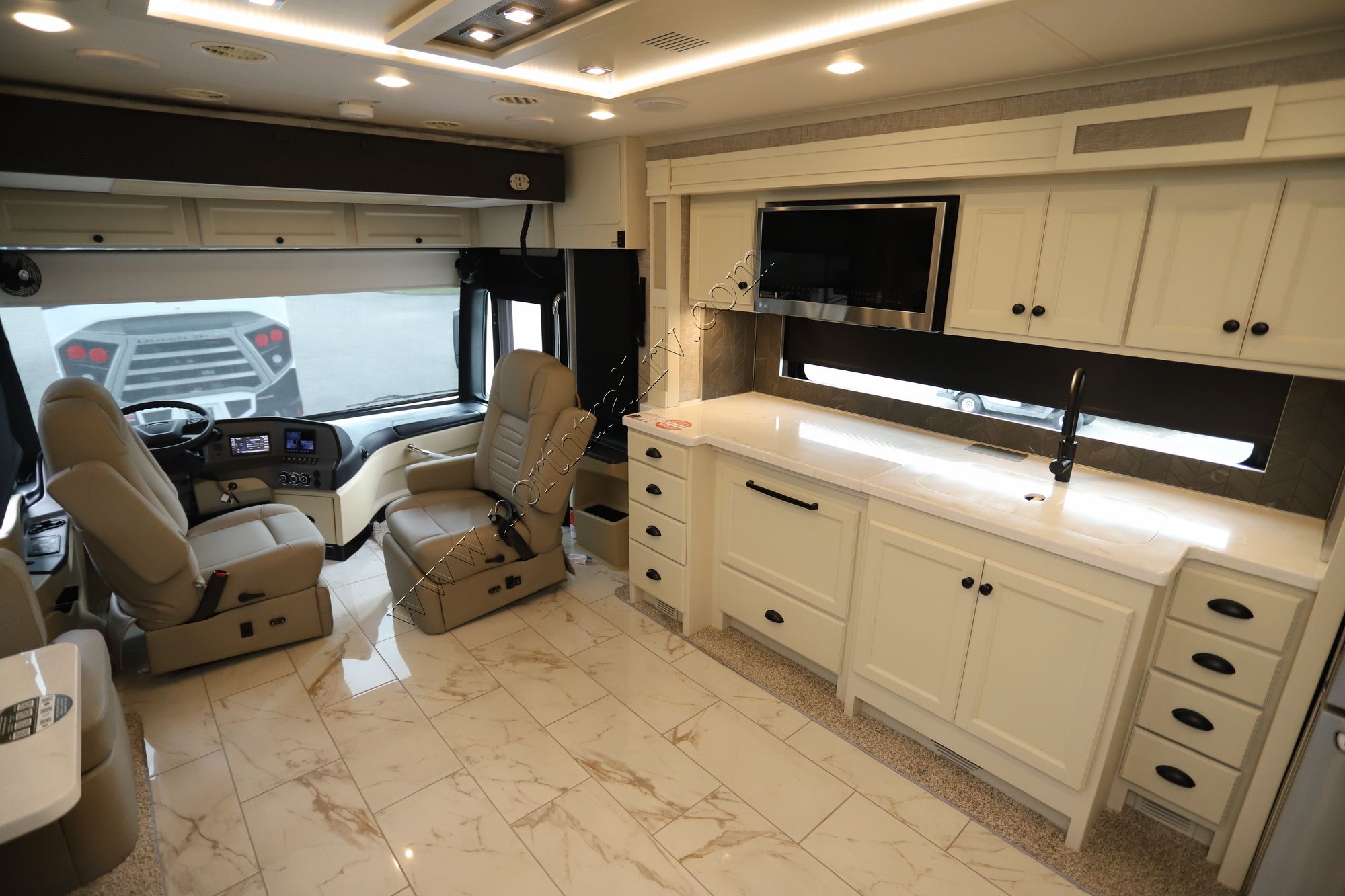 New 2025 Tiffin Motor Homes Allegro Red 38KA Class A  For Sale