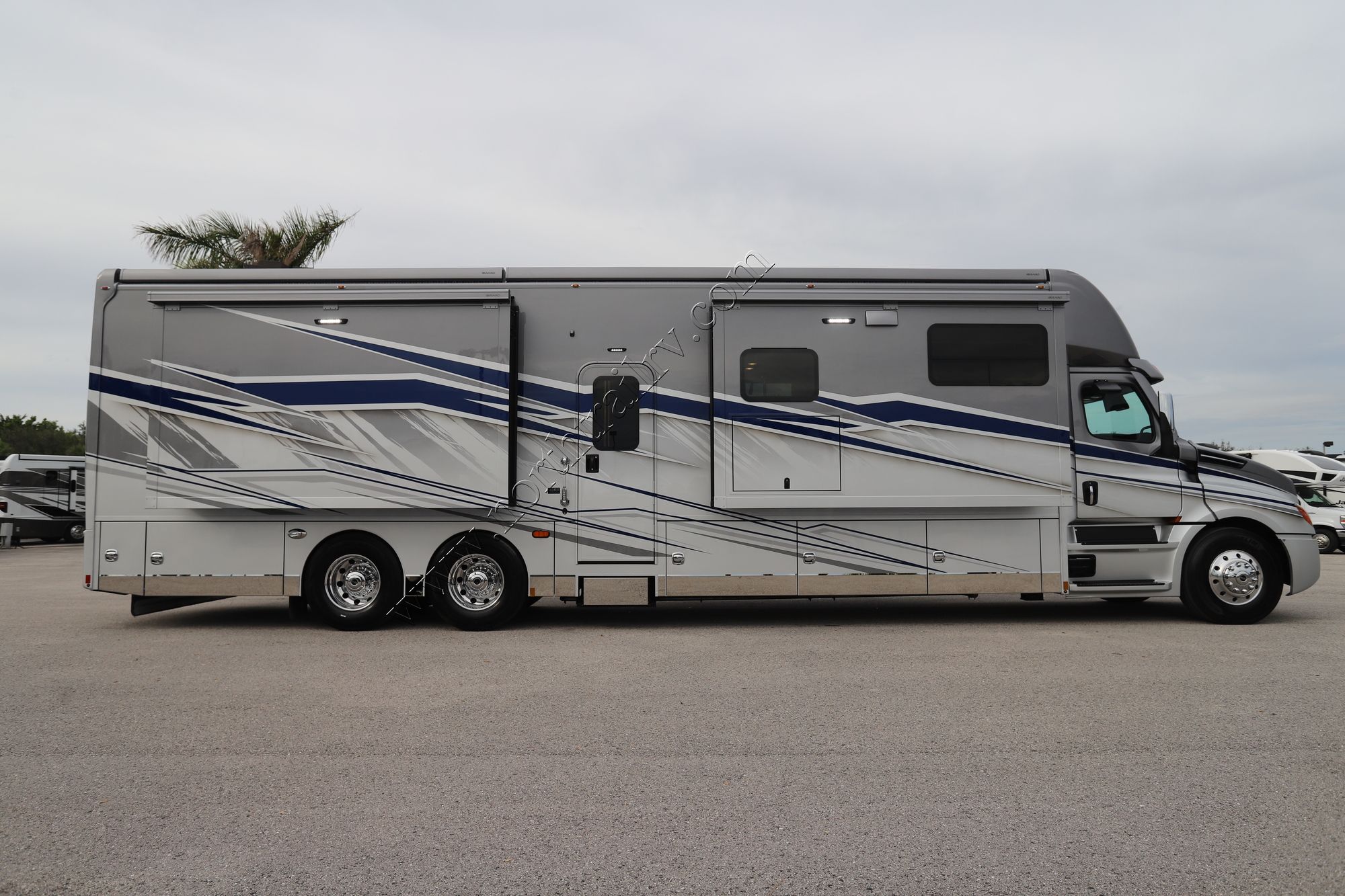 New 2025 Renegade Rv Xl 45QS Super C  For Sale