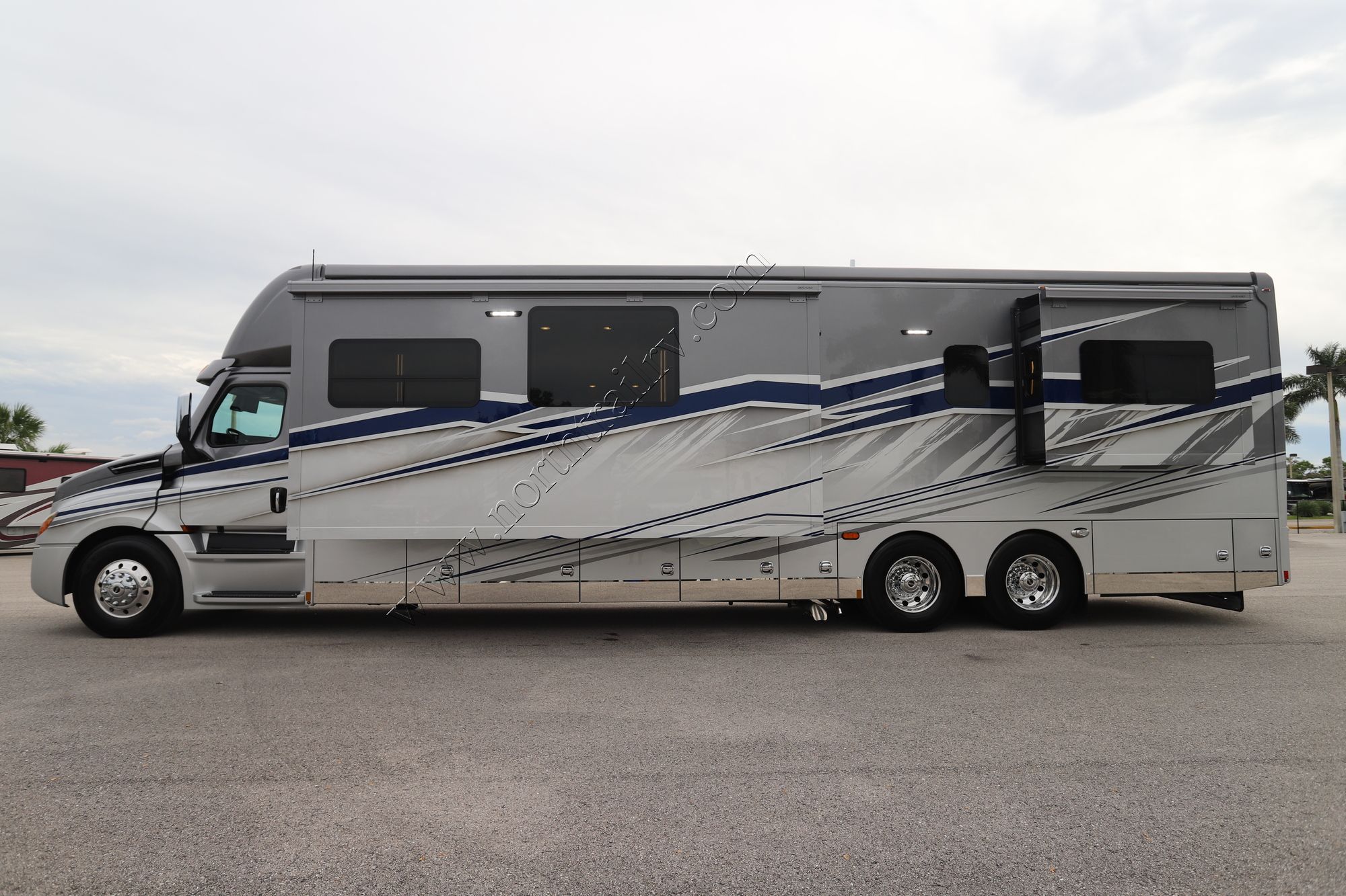 New 2025 Renegade Rv Xl 45QS Super C  For Sale