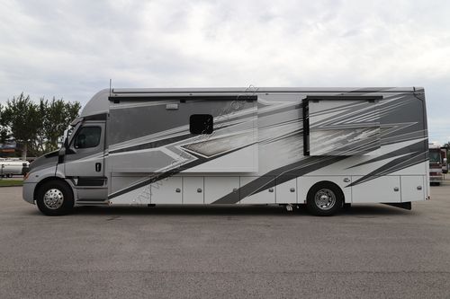 2025 Renegade Rv Explorer 40ERB