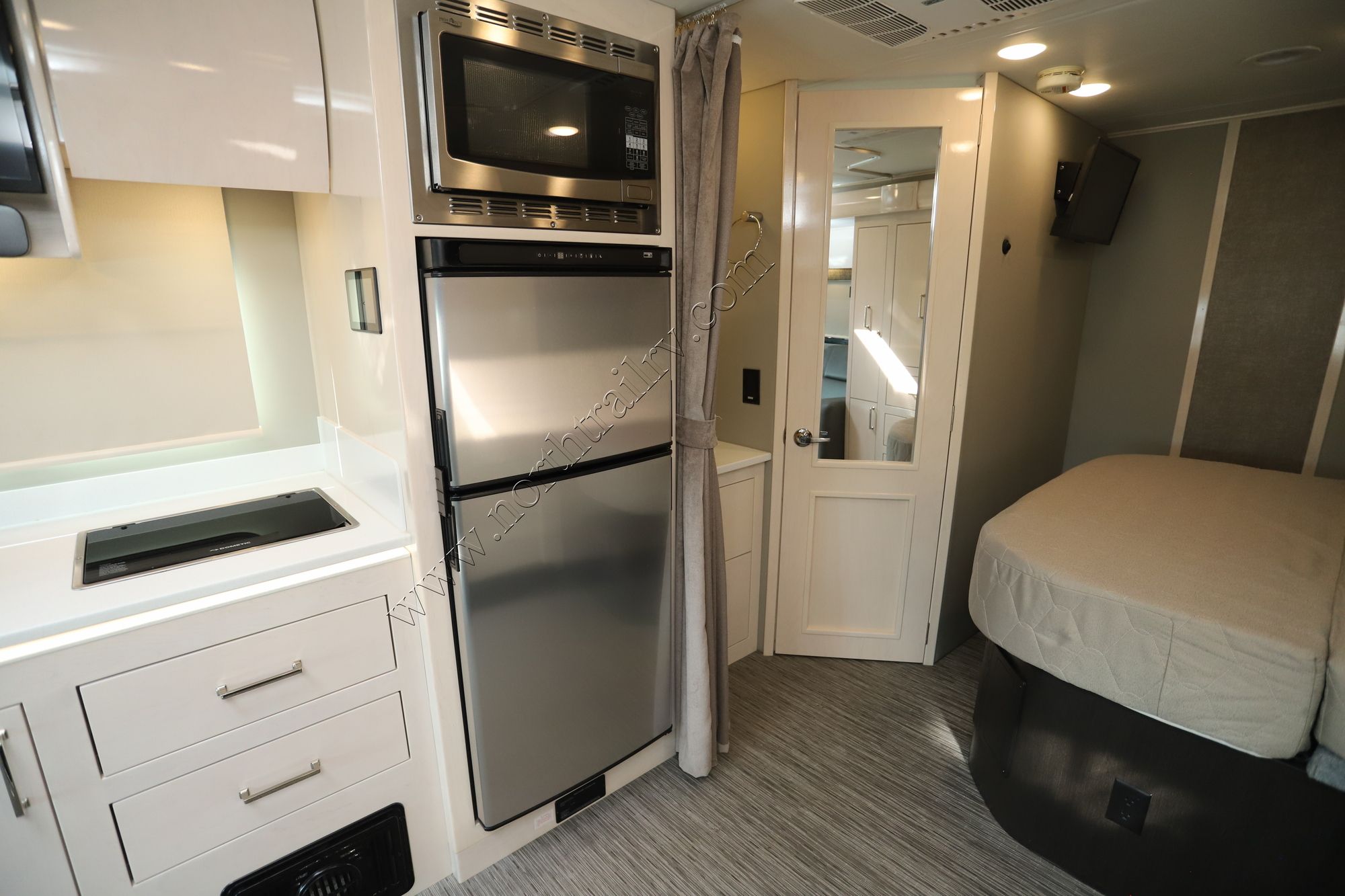 Used 2022 Renegade Rv Vienna 25FWC Class C  For Sale