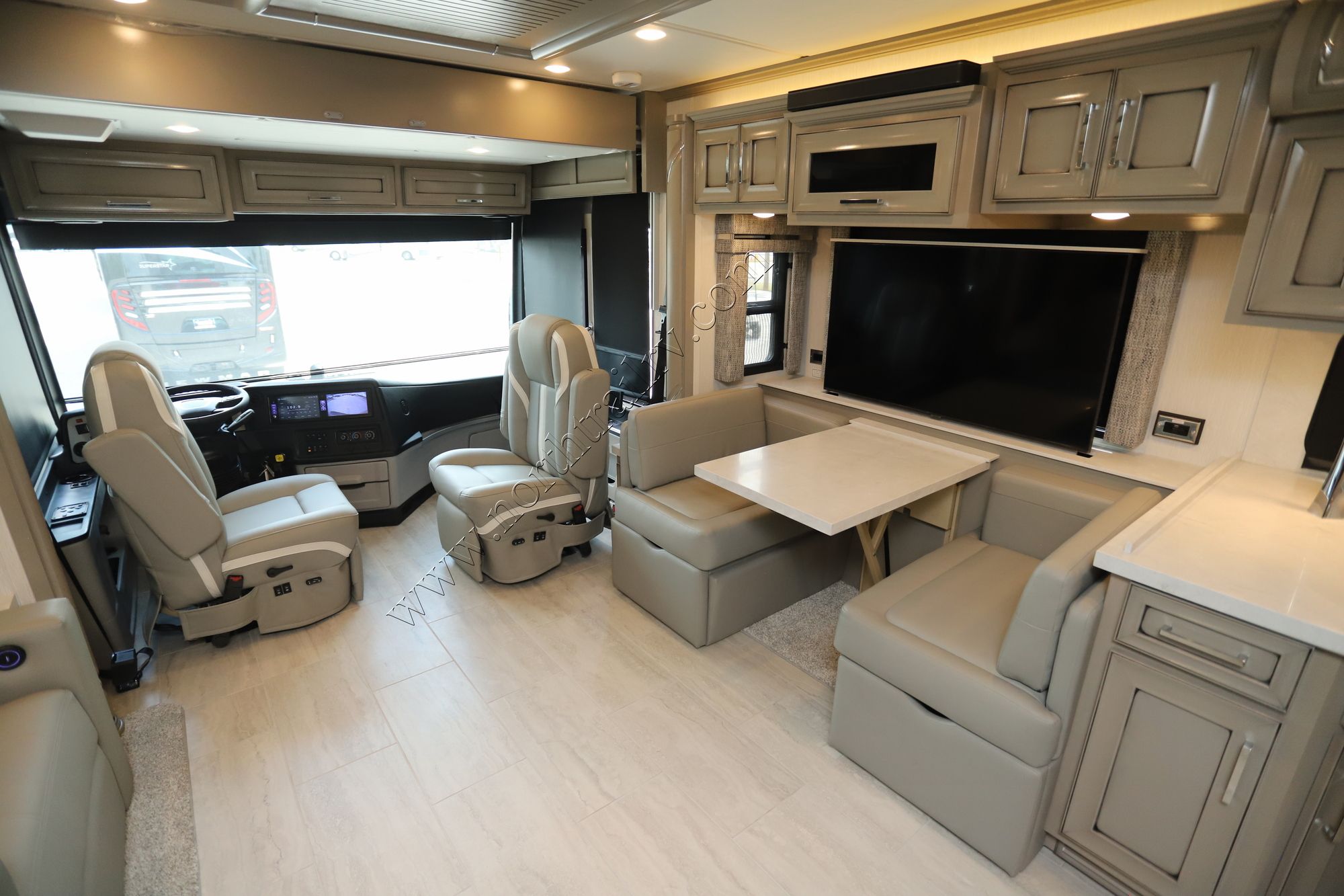 New 2025 Newmar Ventana 3512 Class A  For Sale