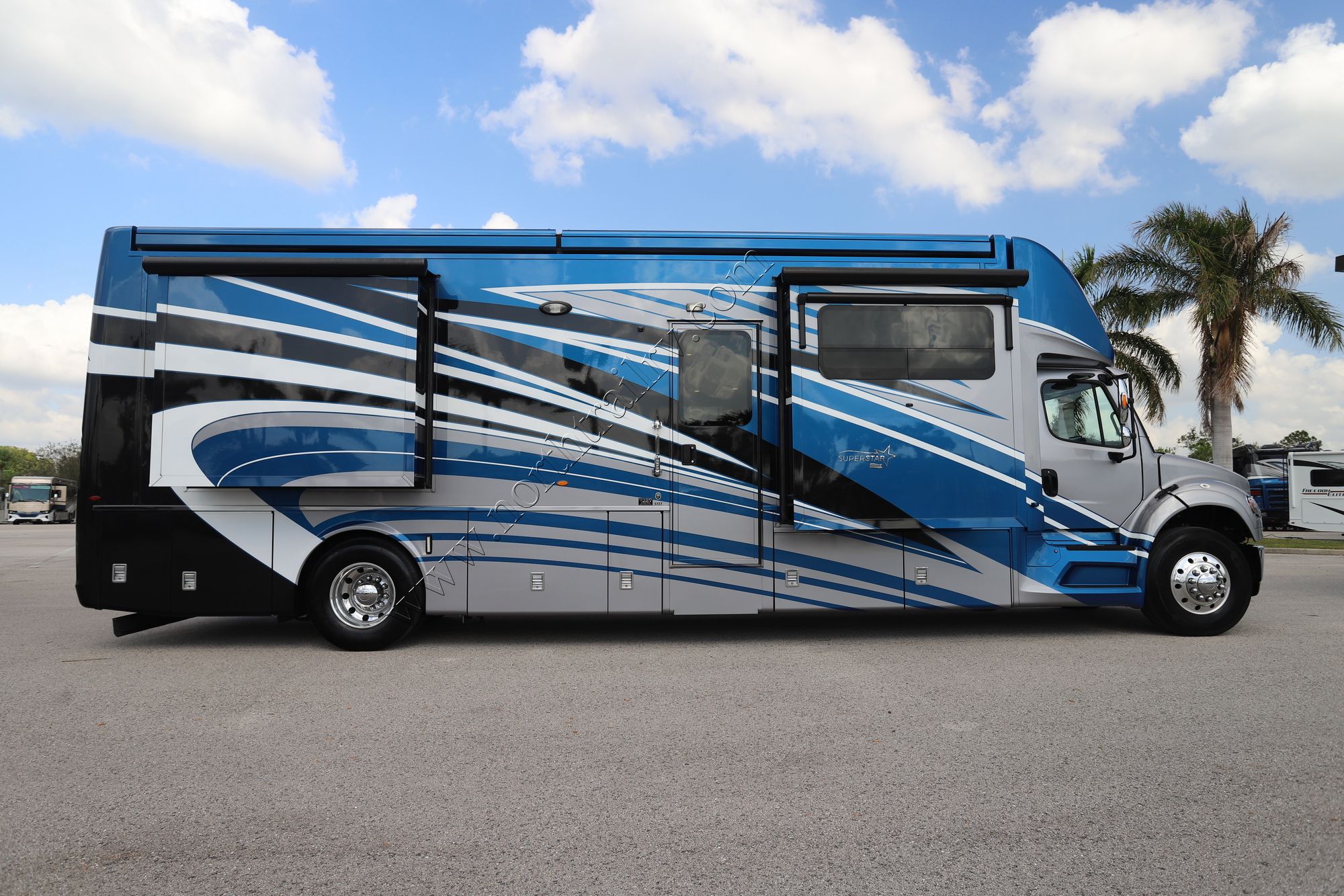 Used 2022 Newmar Super Star 3727 Super C  For Sale