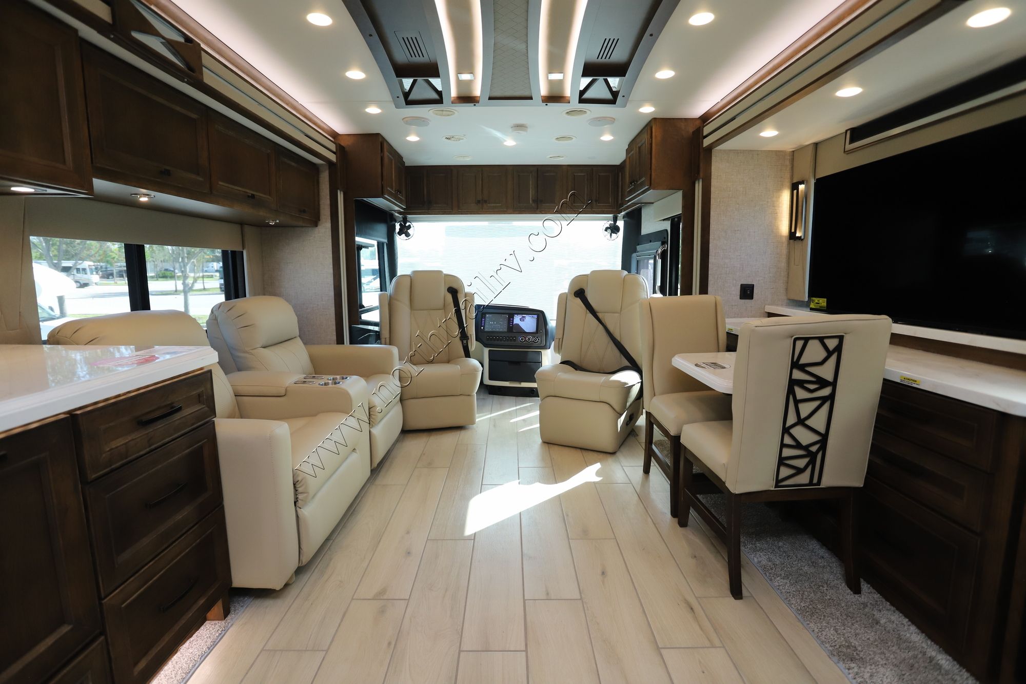 New 2025 Tiffin Motor Homes Allegro Bus 35CP Class A  For Sale