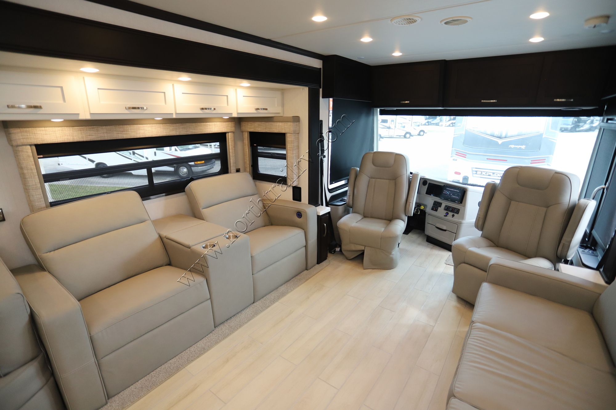 New 2025 Newmar Northern Star 4037 Class A  For Sale