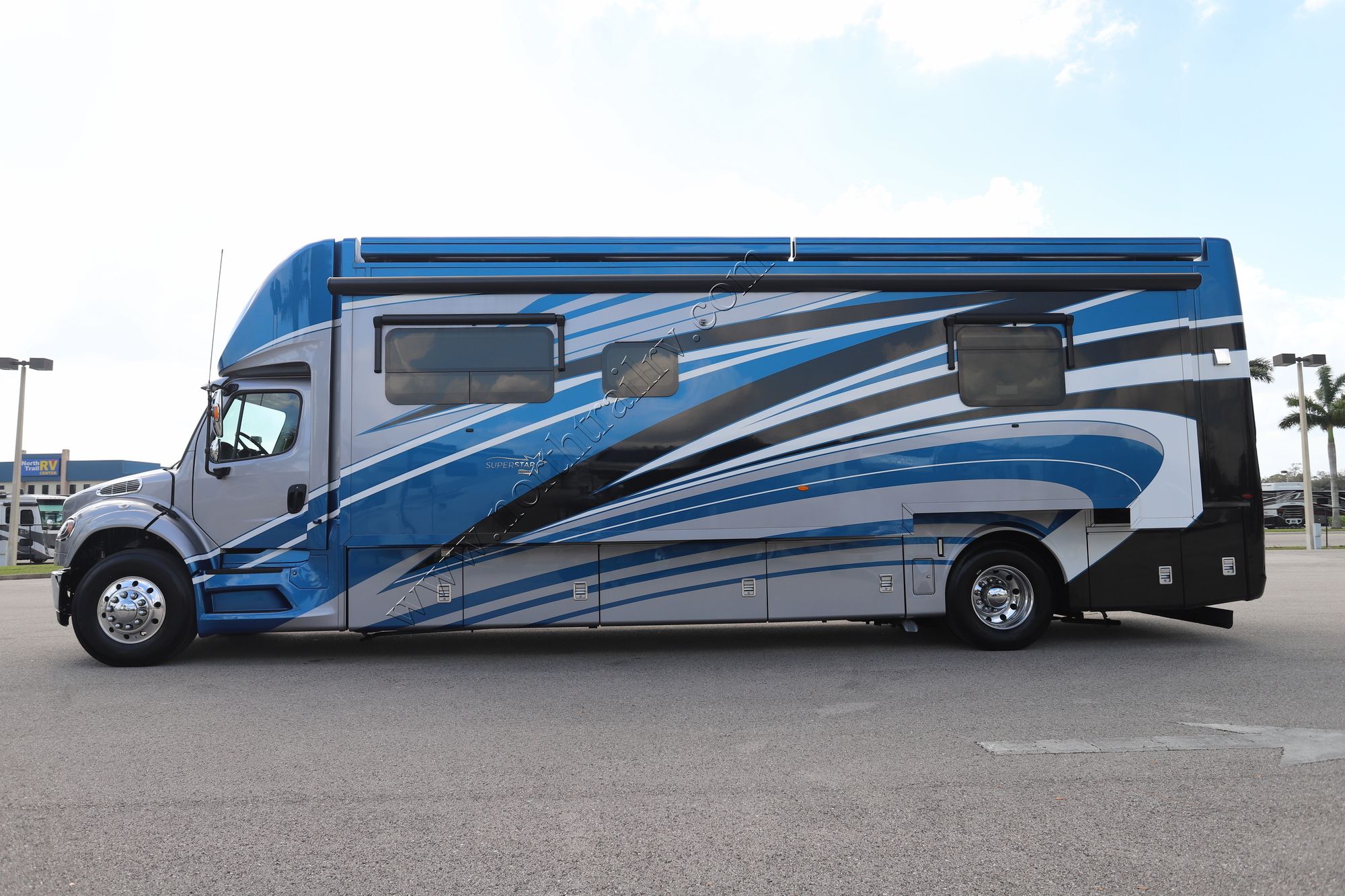 Used 2022 Newmar Super Star 3727 Super C  For Sale