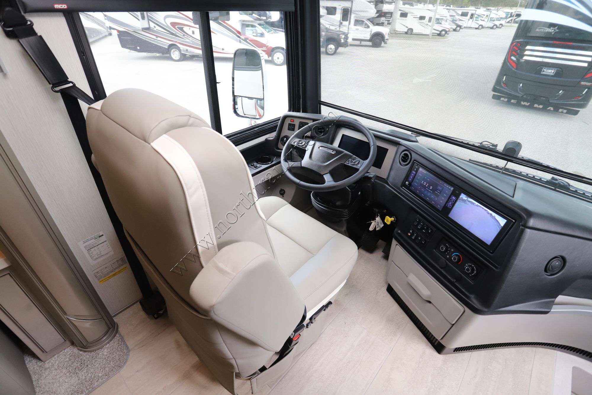 New 2025 Newmar Ventana 3512 Class A  For Sale