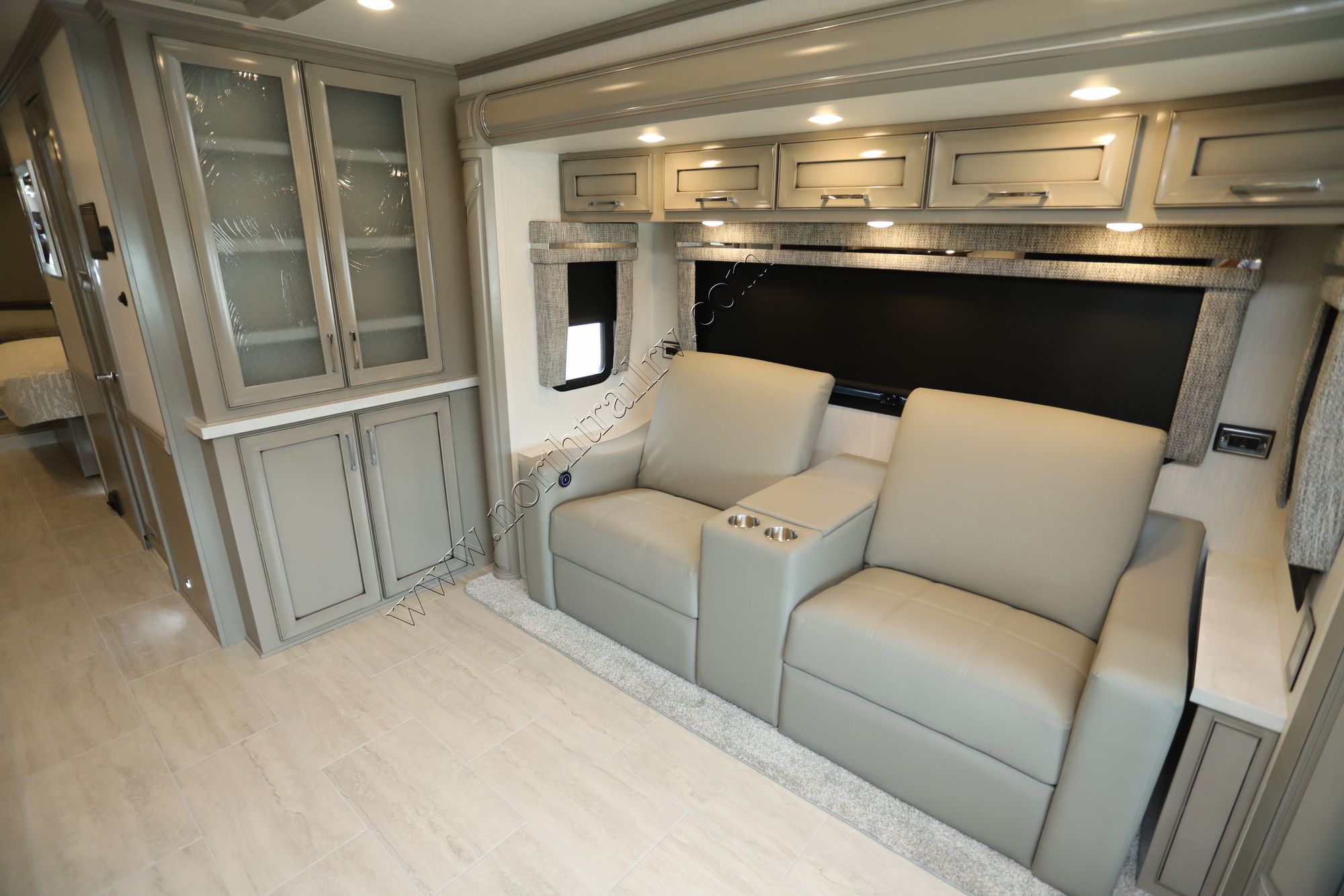 New 2025 Newmar Ventana 3512 Class A  For Sale