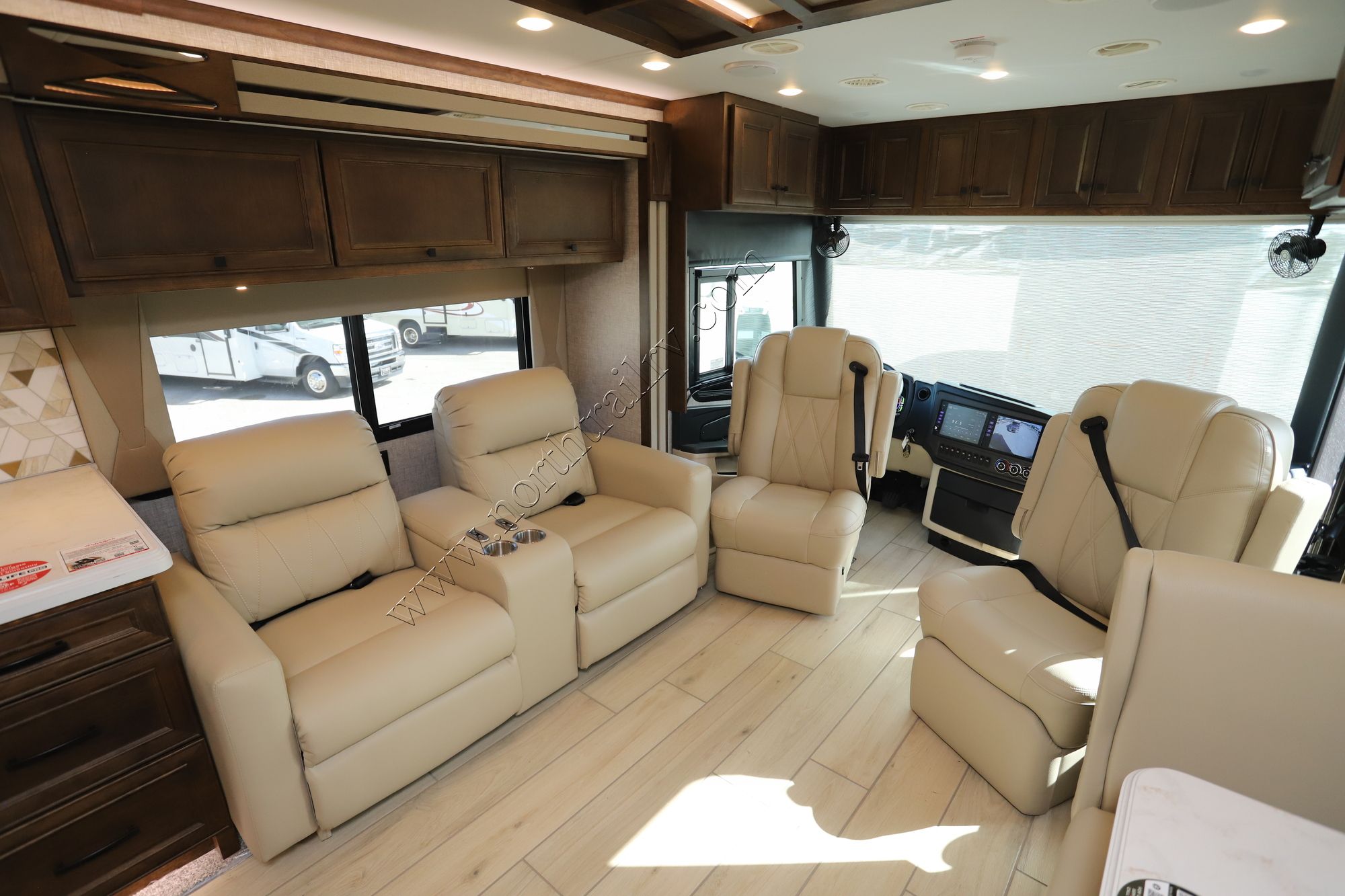 New 2025 Tiffin Motor Homes Allegro Bus 35CP Class A  For Sale