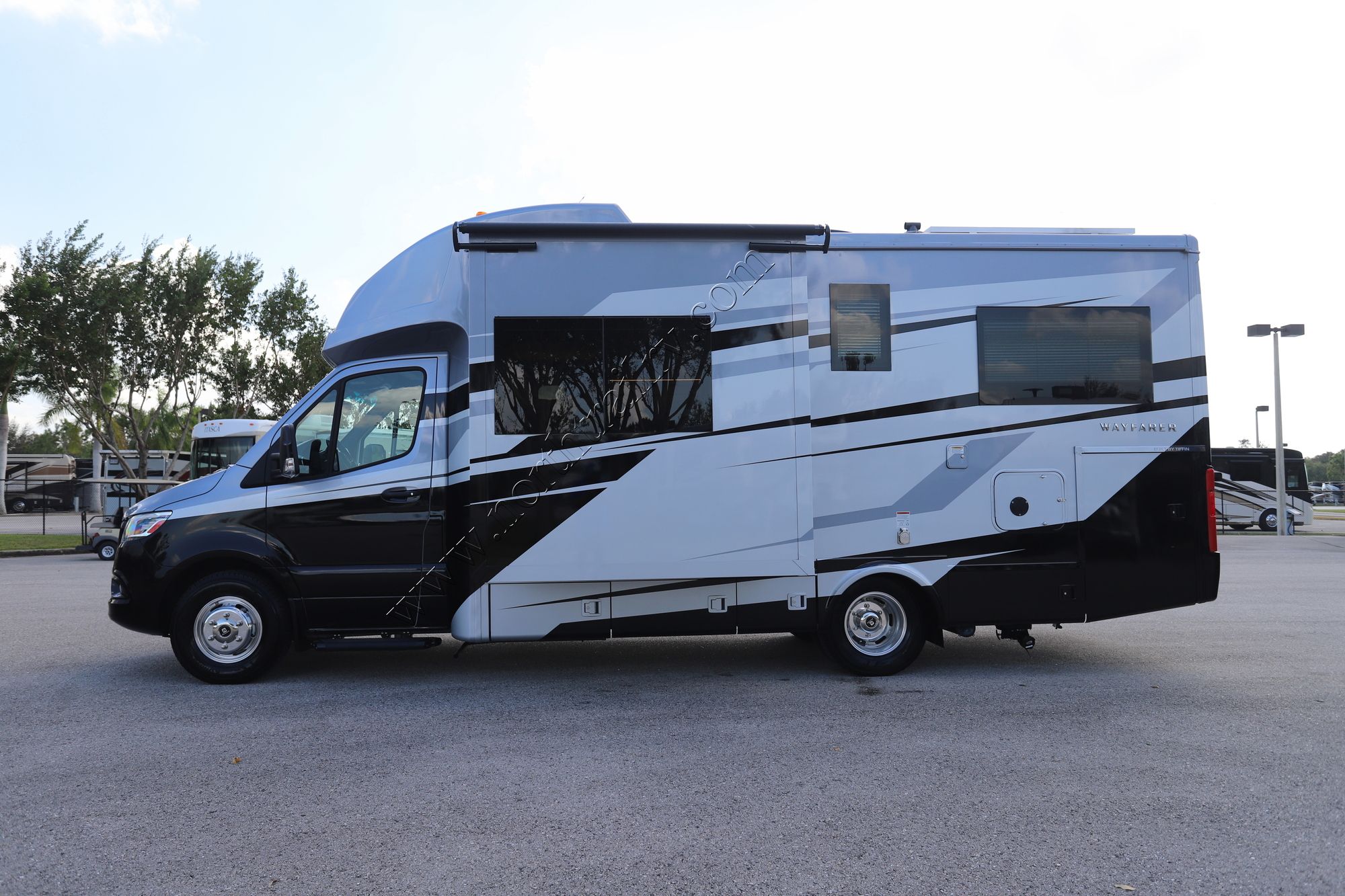 New 2025 Tiffin Motor Homes Wayfarer 25XLW Class C  For Sale