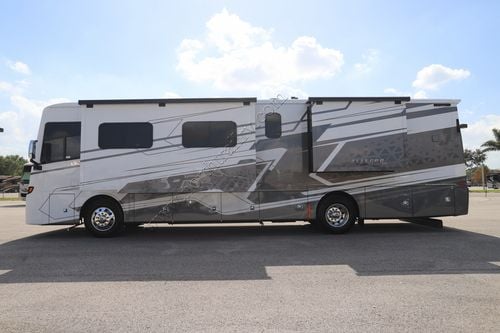 2025 Tiffin Motor Homes Allegro Red 37BA