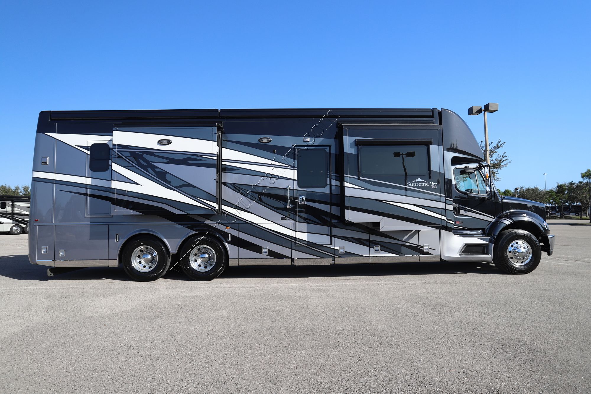 New 2025 Newmar Supreme Aire 4051 Super C  For Sale