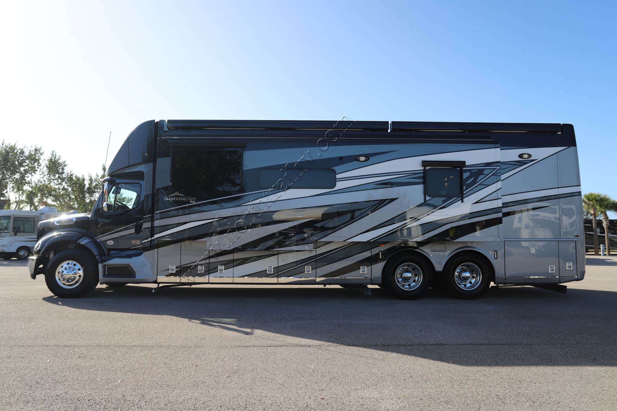 New 2025 Newmar Supreme Aire 4051 Super C  For Sale