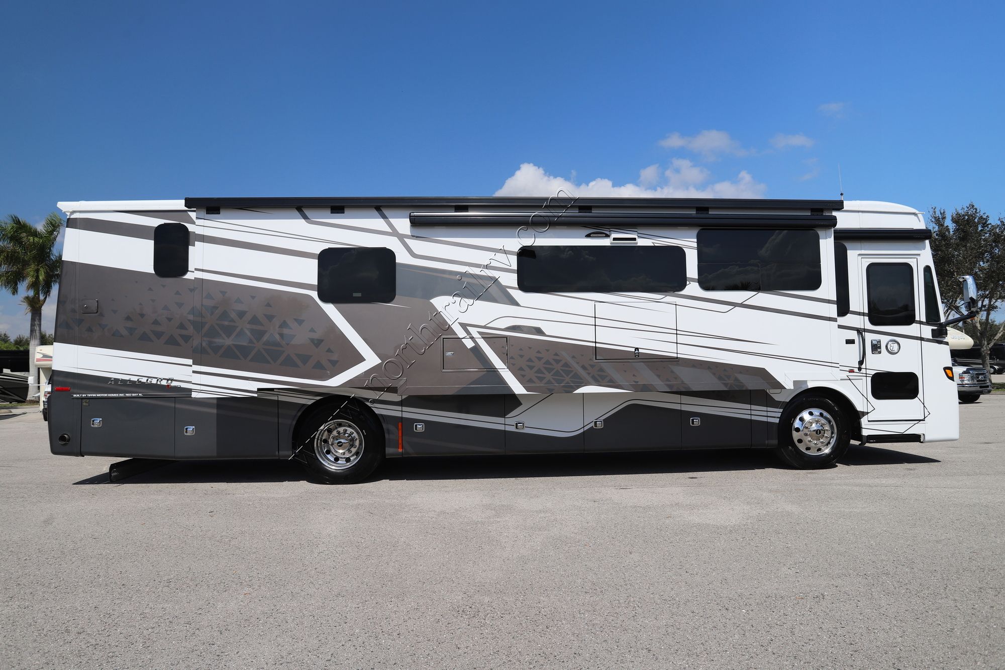 New 2025 Tiffin Motor Homes Allegro Red 37BA Class A  For Sale