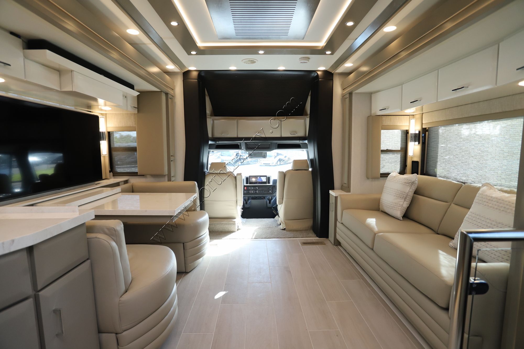 New 2025 Newmar Supreme Aire 4051 Super C  For Sale