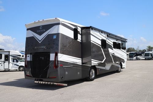 2025 Tiffin Motor Homes Allegro Red 37BA Class A