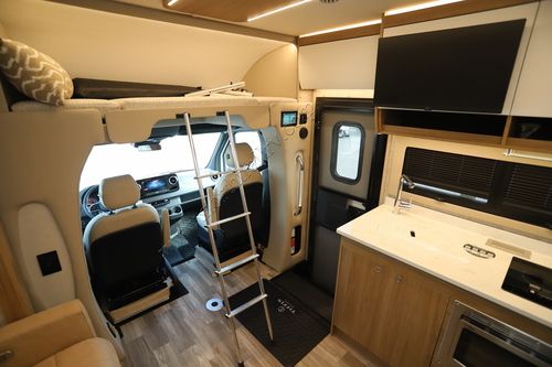 2025 Tiffin Motor Homes Wayfarer 25XLW Class C