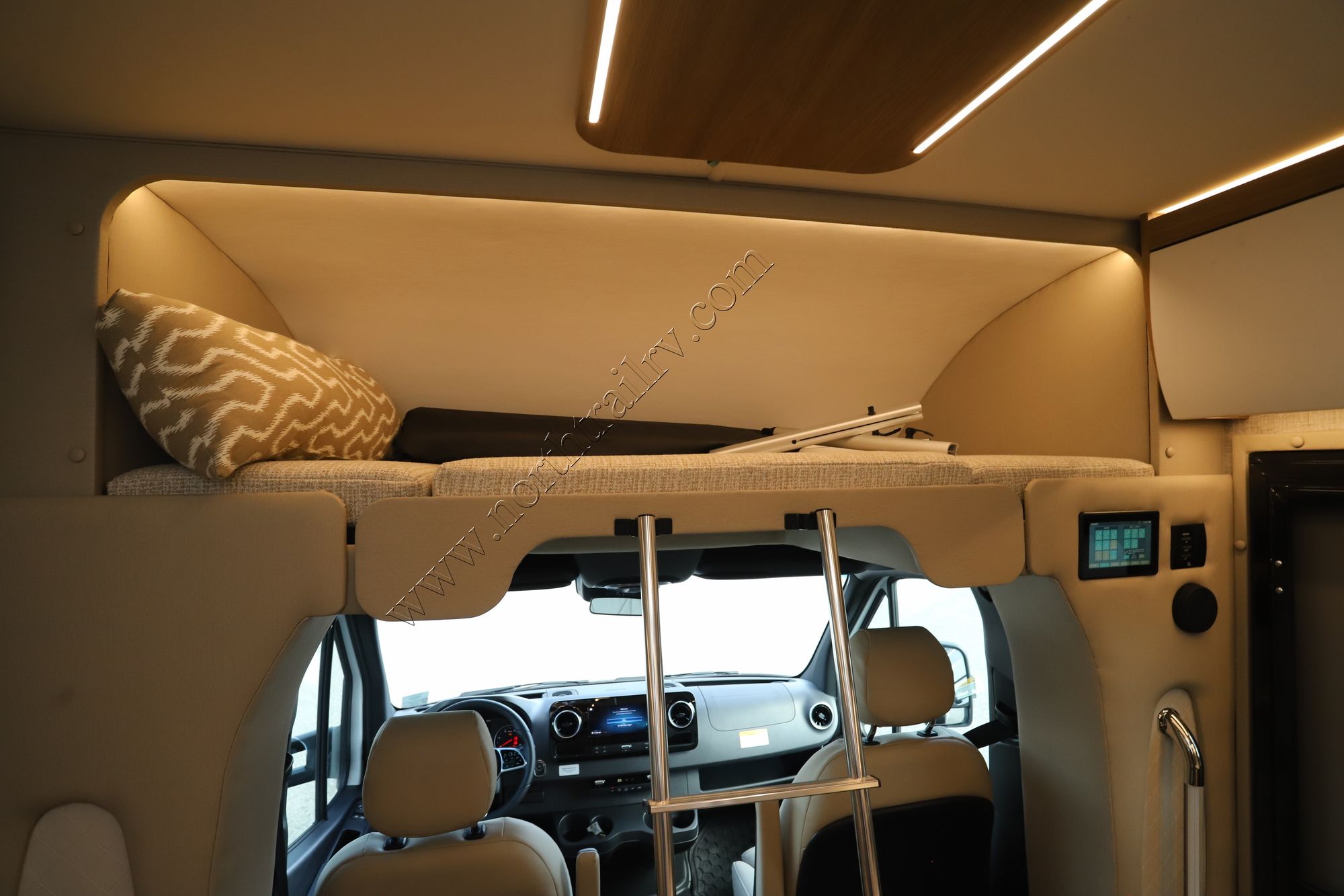 New 2025 Tiffin Motor Homes Wayfarer 25XLW Class C  For Sale