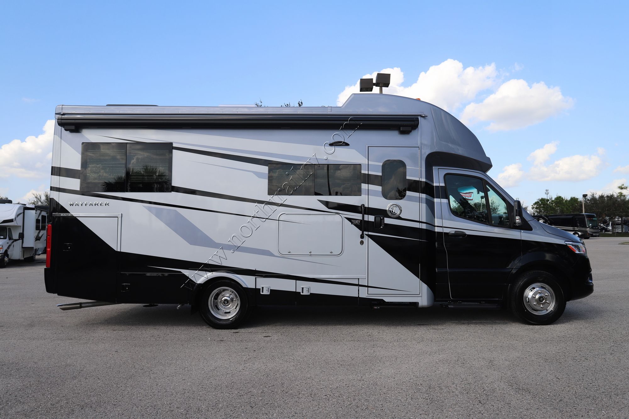 New 2025 Tiffin Motor Homes Wayfarer 25XLW Class C  For Sale