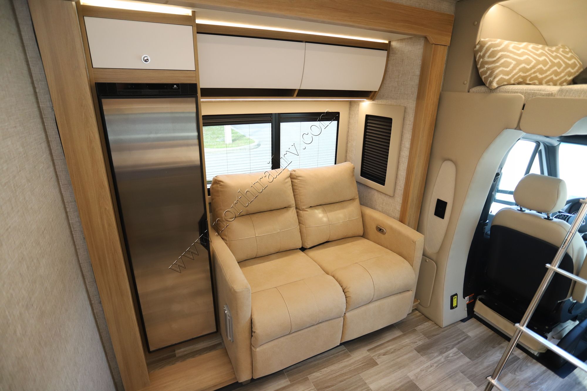 New 2025 Tiffin Motor Homes Wayfarer 25XLW Class C  For Sale