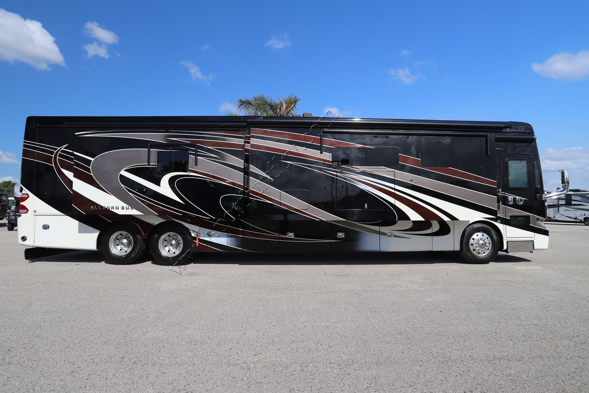 Used 2018 Tiffin Motor Homes Allegro Bus 45OPP Class A  For Sale