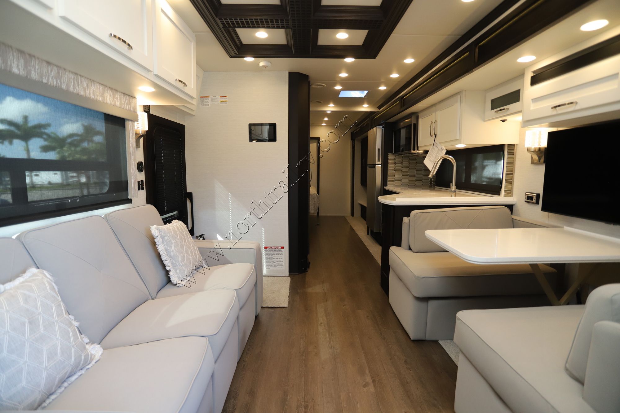 New 2025 Newmar Canyon Star 3947 Class A  For Sale