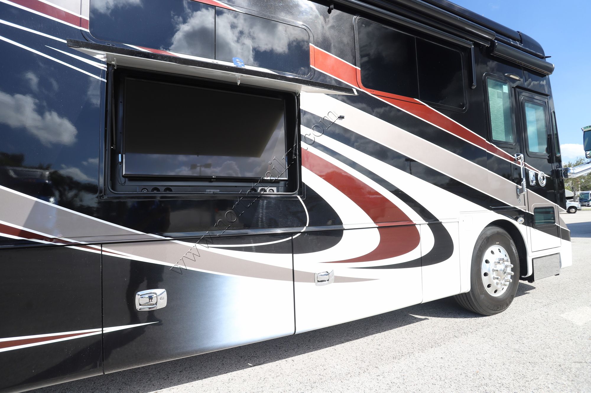 Used 2018 Tiffin Motor Homes Allegro Bus 45OPP Class A  For Sale