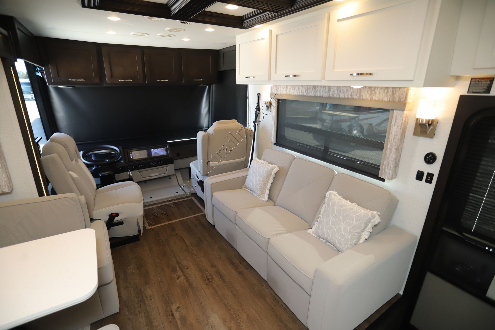 New 2025 Newmar Canyon Star 3947 Class A  For Sale