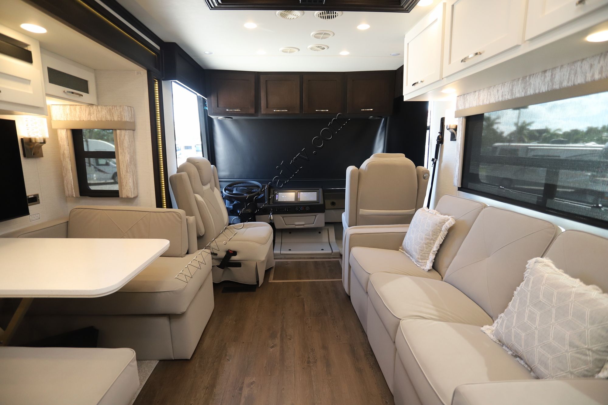 New 2025 Newmar Canyon Star 3947 Class A  For Sale