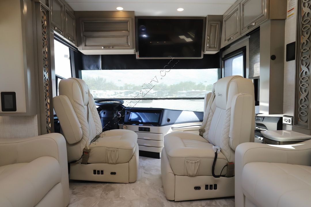 2025 Newmar Essex 4569 16022