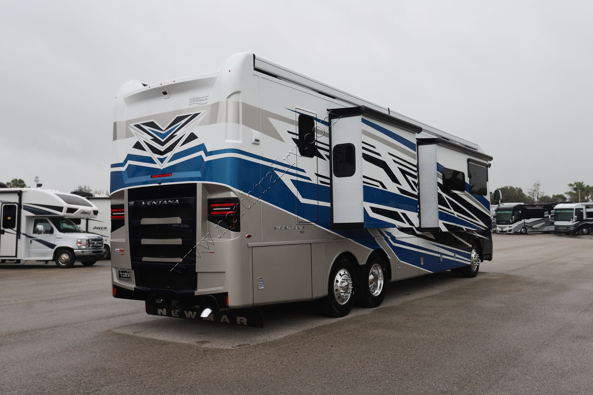 New 2025 Newmar Ventana 4037 Class A  For Sale