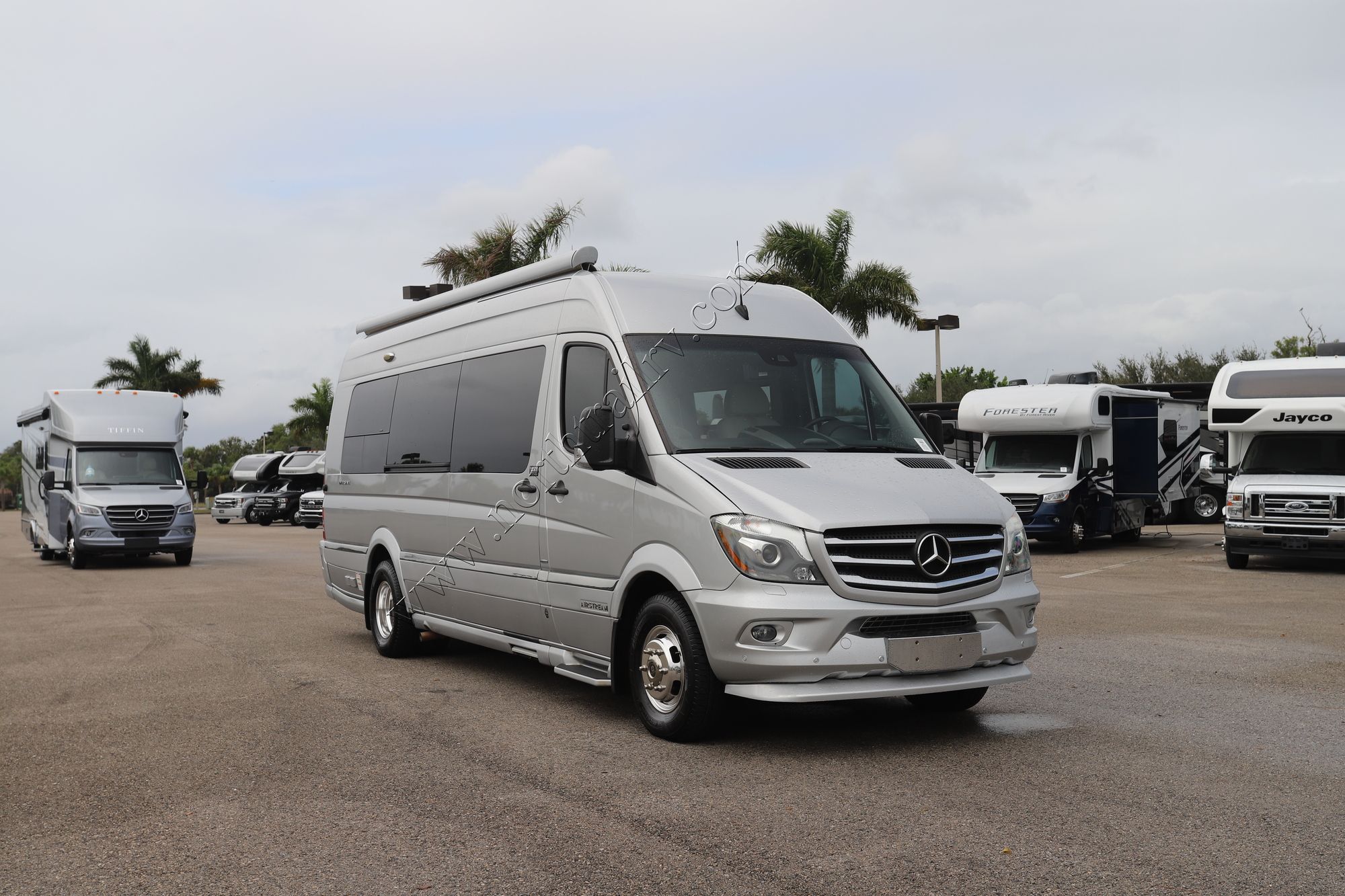 2016 Airstream Interstate EXT LOUNGE Class B Used  For Sale