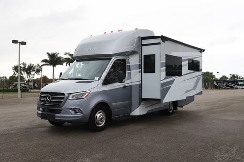 2025 Tiffin Motor Homes Wayfarer 25XRW Class C