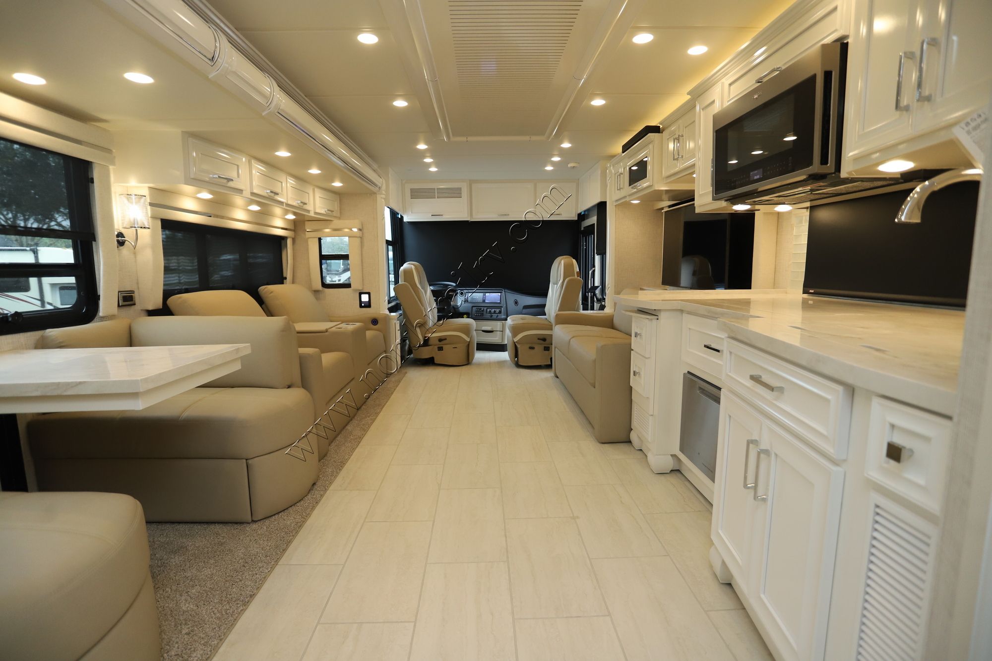 New 2025 Newmar Ventana 4037 Class A  For Sale