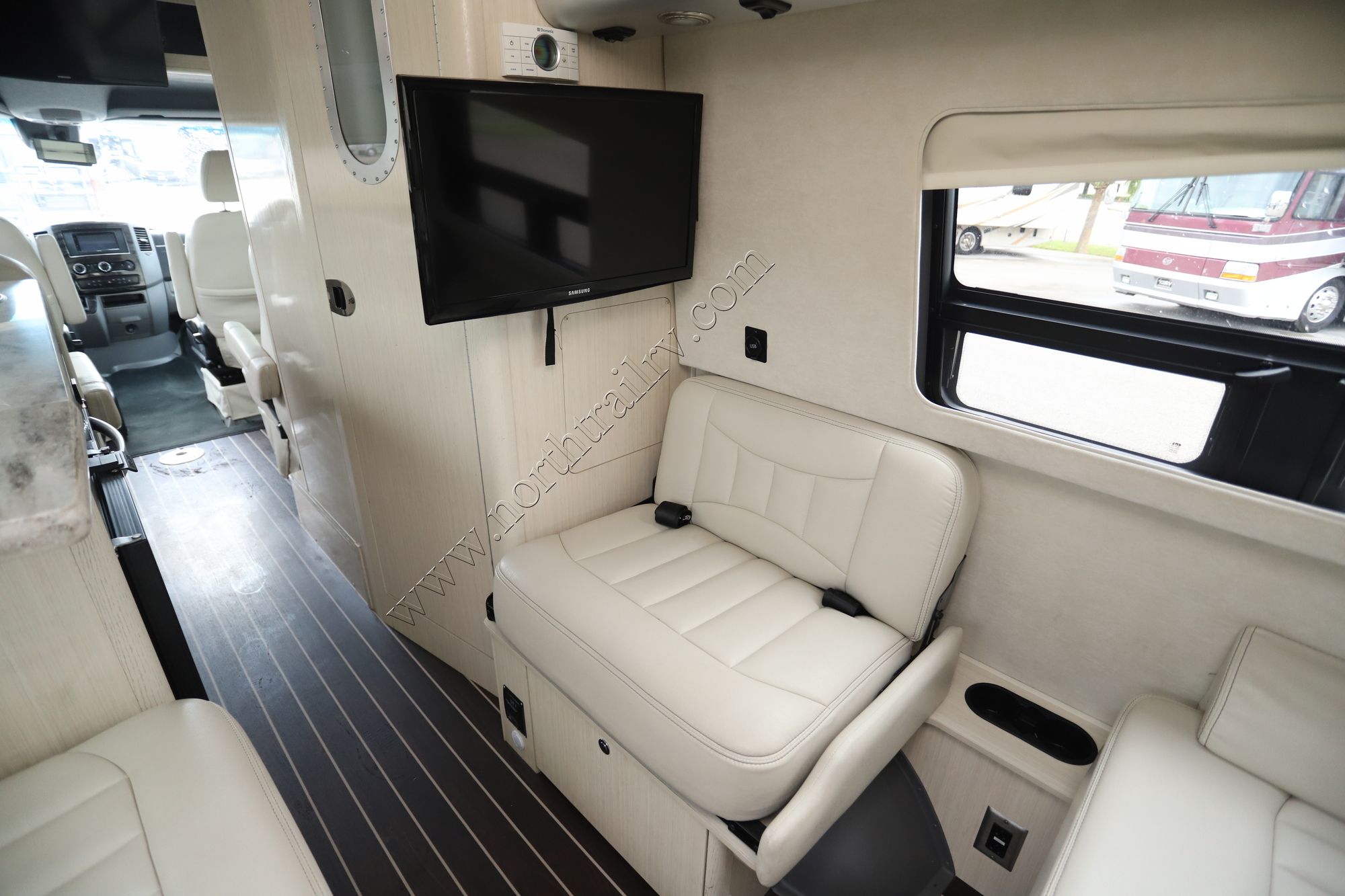 2016 Airstream Interstate EXT LOUNGE Class B Used  For Sale