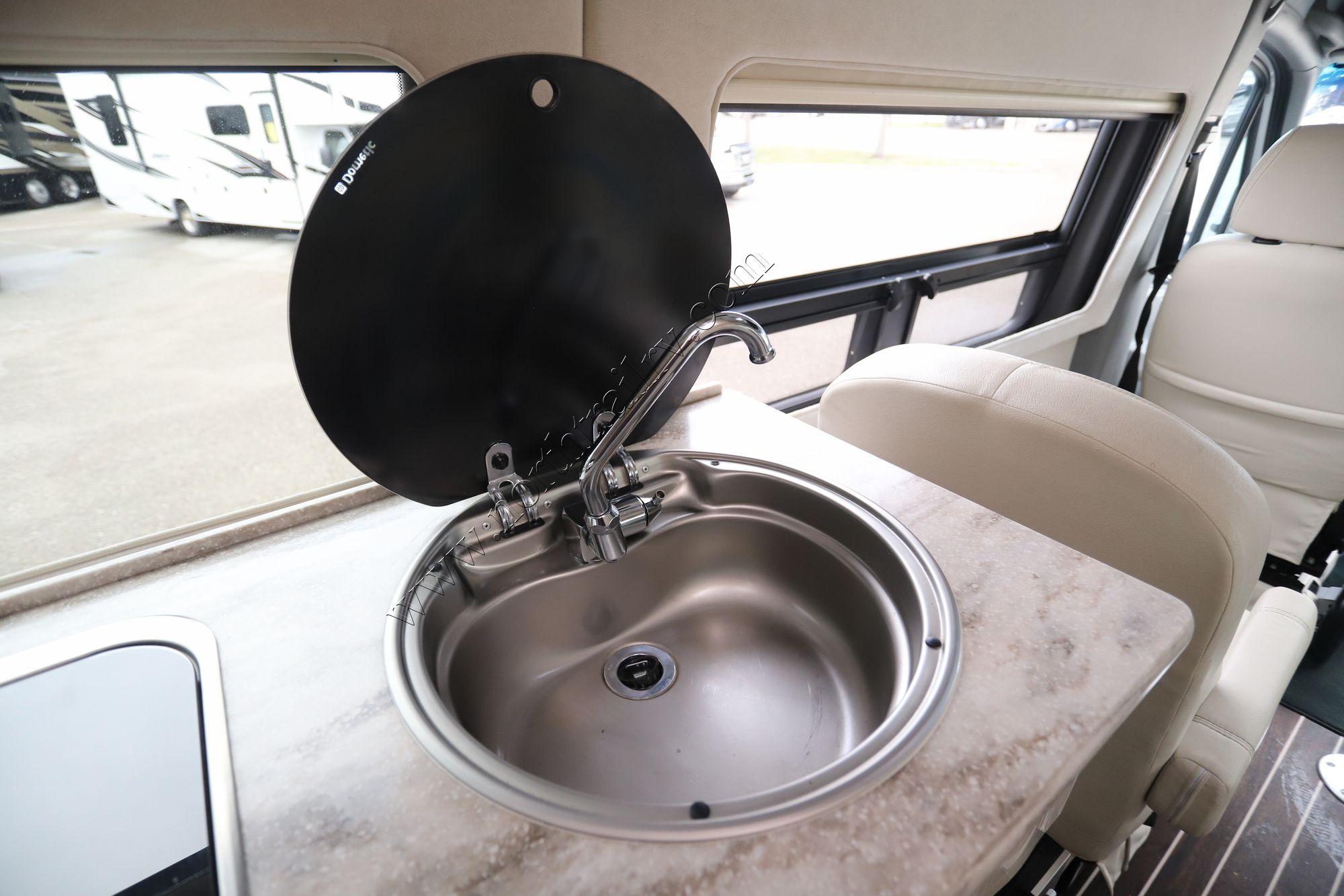 2016 Airstream Interstate EXT LOUNGE Class B Used  For Sale