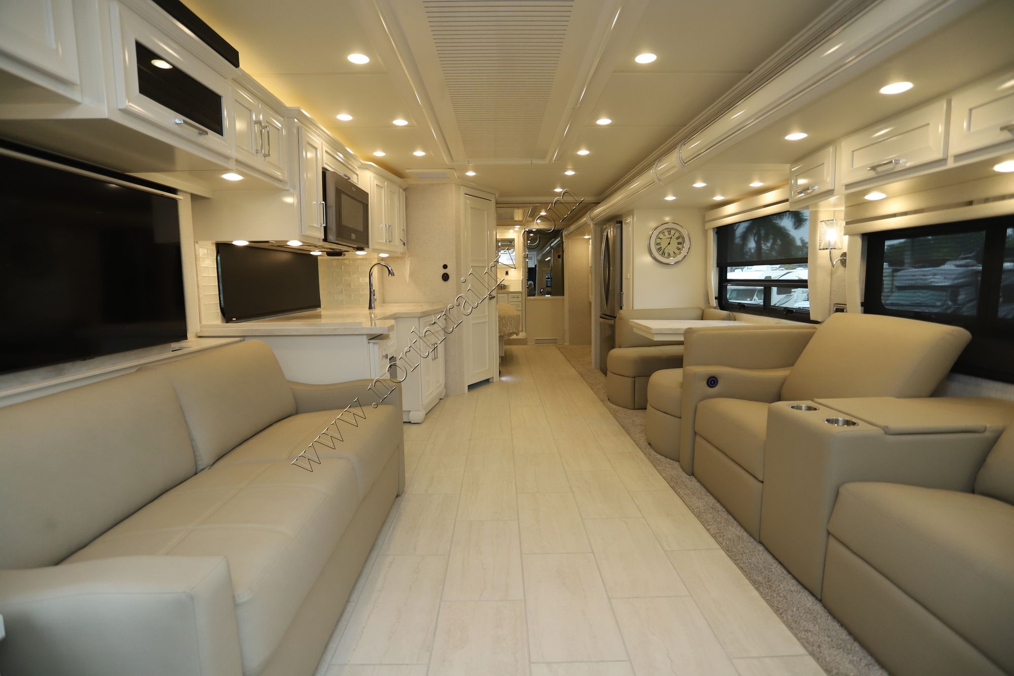 New 2025 Newmar Ventana 4037 Class A  For Sale