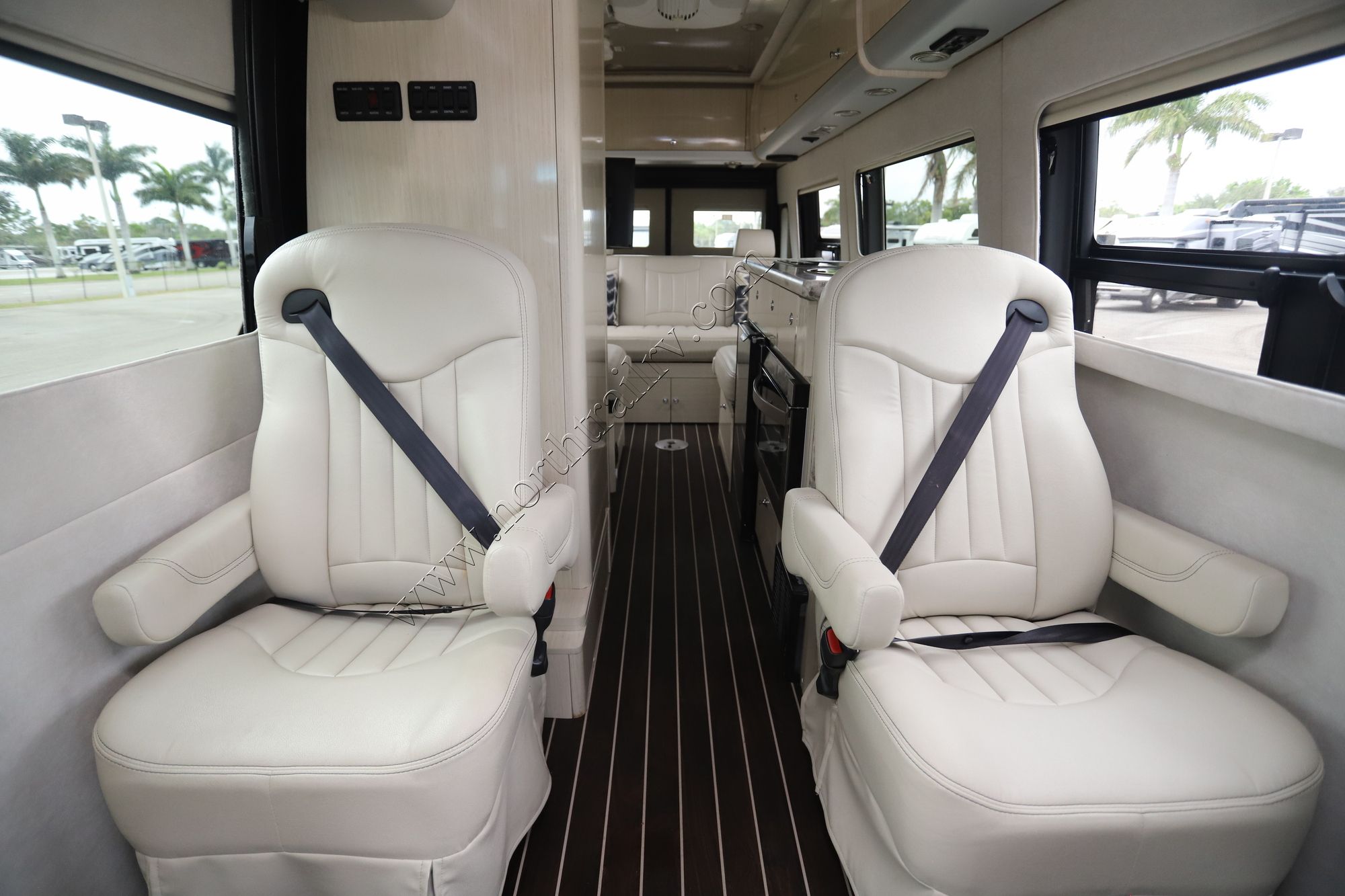 2016 Airstream Interstate EXT LOUNGE Class B Used  For Sale