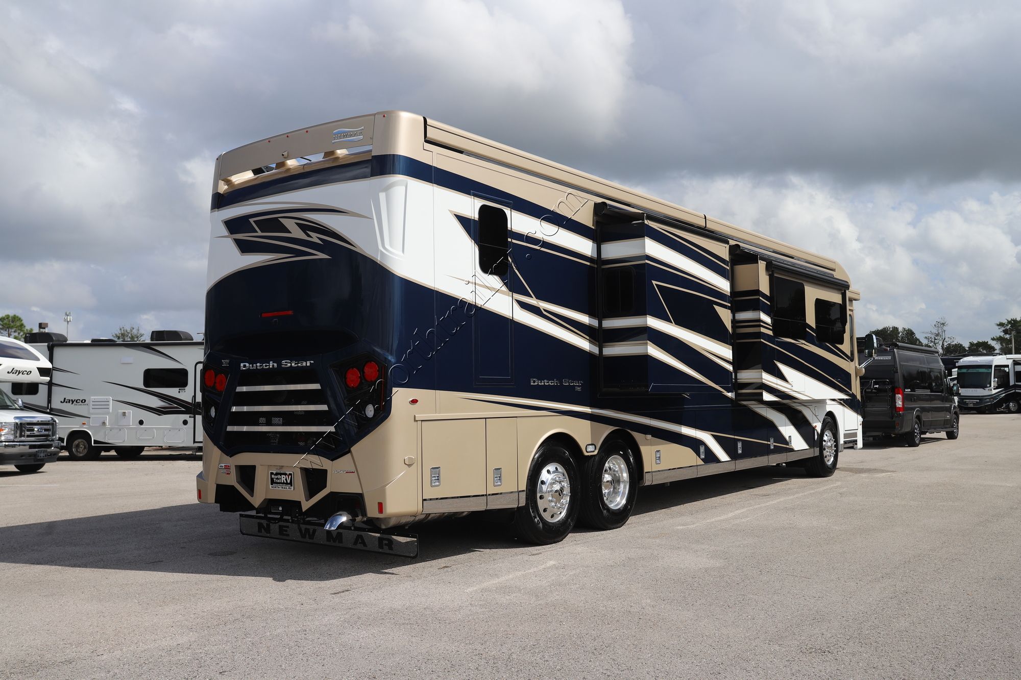 New 2025 Newmar Dutch Star 4370 Class A  For Sale