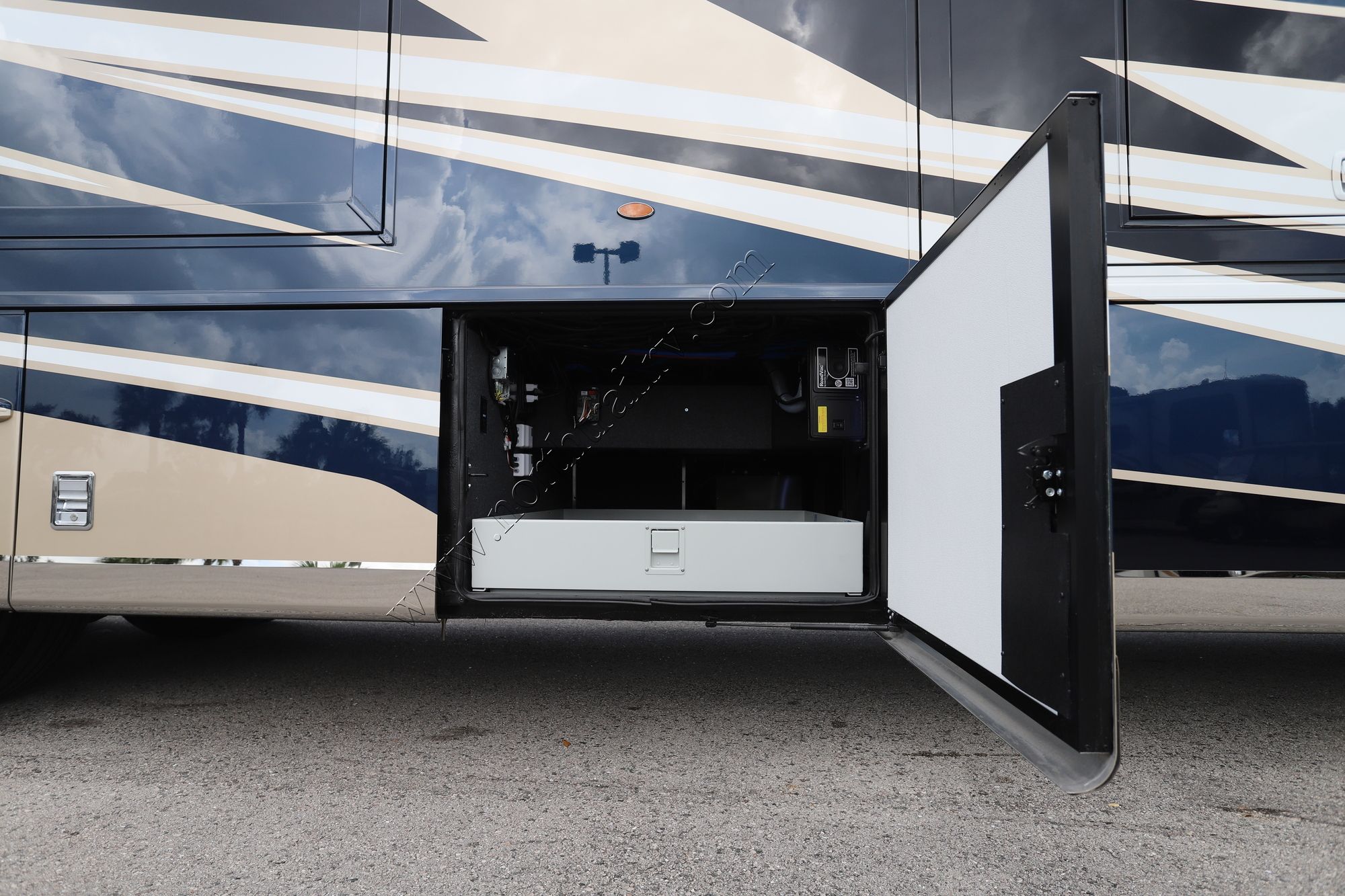 New 2025 Newmar Dutch Star 4370 Class A  For Sale