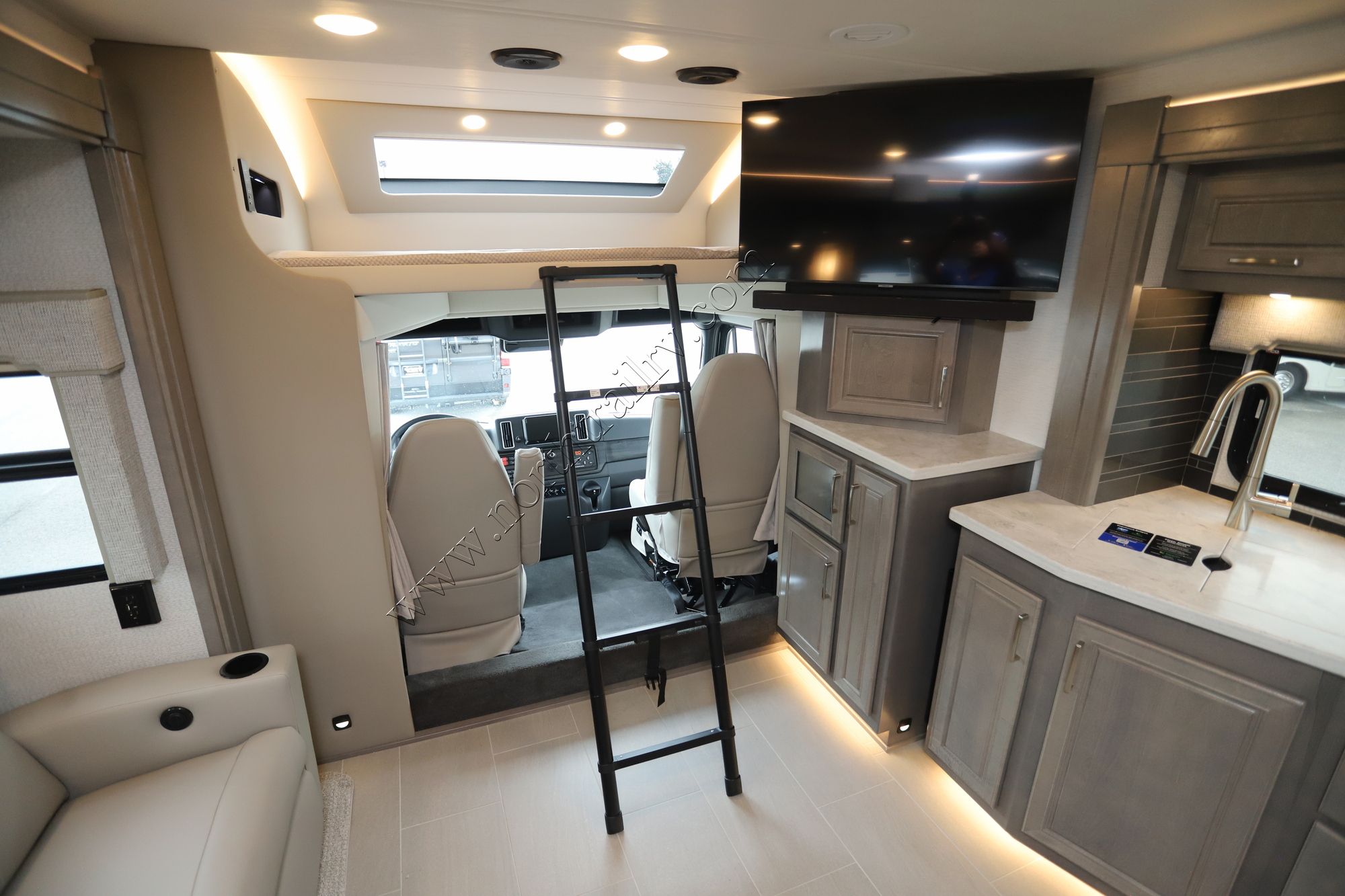 New 2025 Renegade Rv Verona Le 38LDG Super C  For Sale