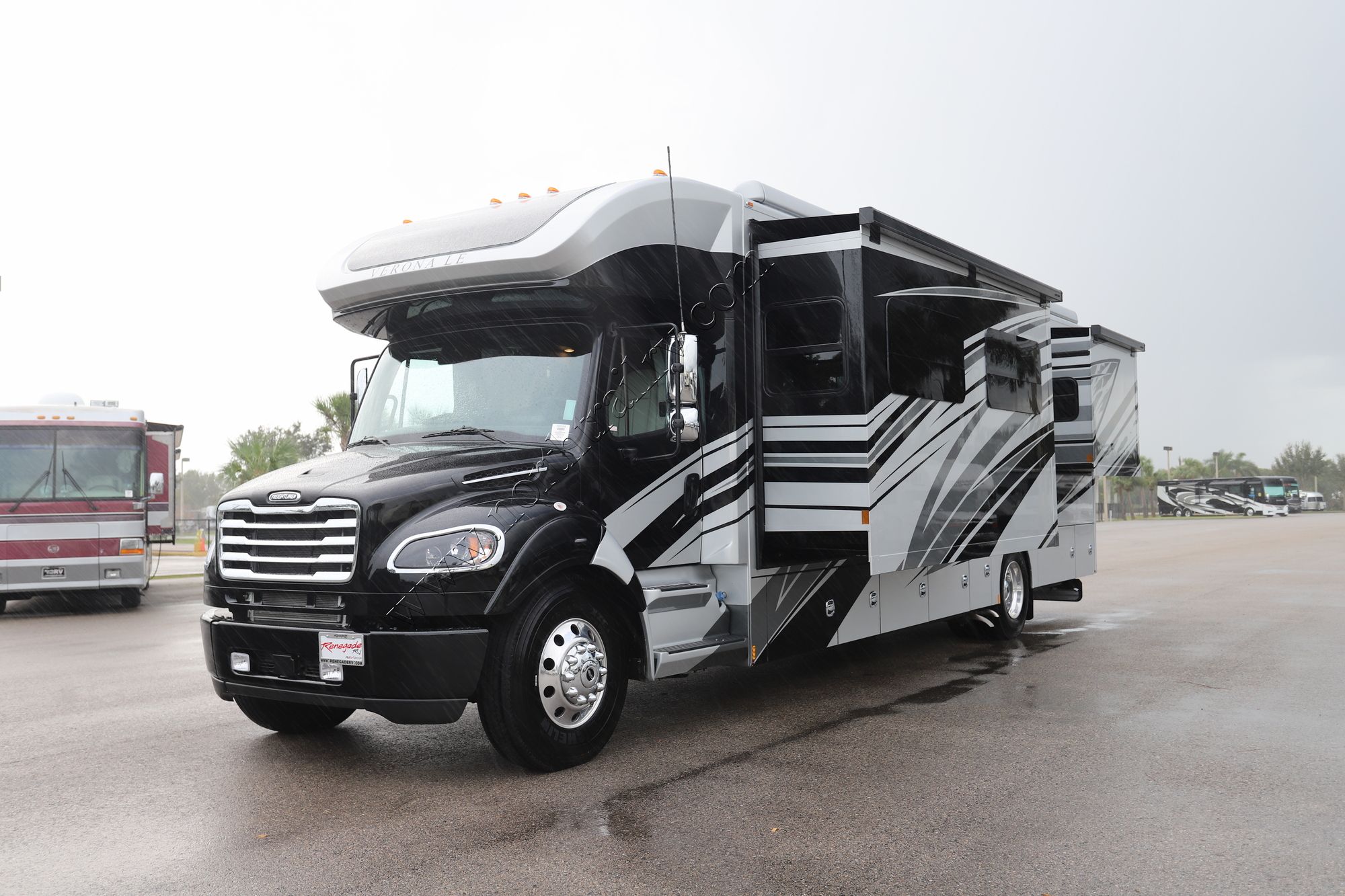 New 2025 Renegade Rv Verona Le 38LDG Super C  For Sale