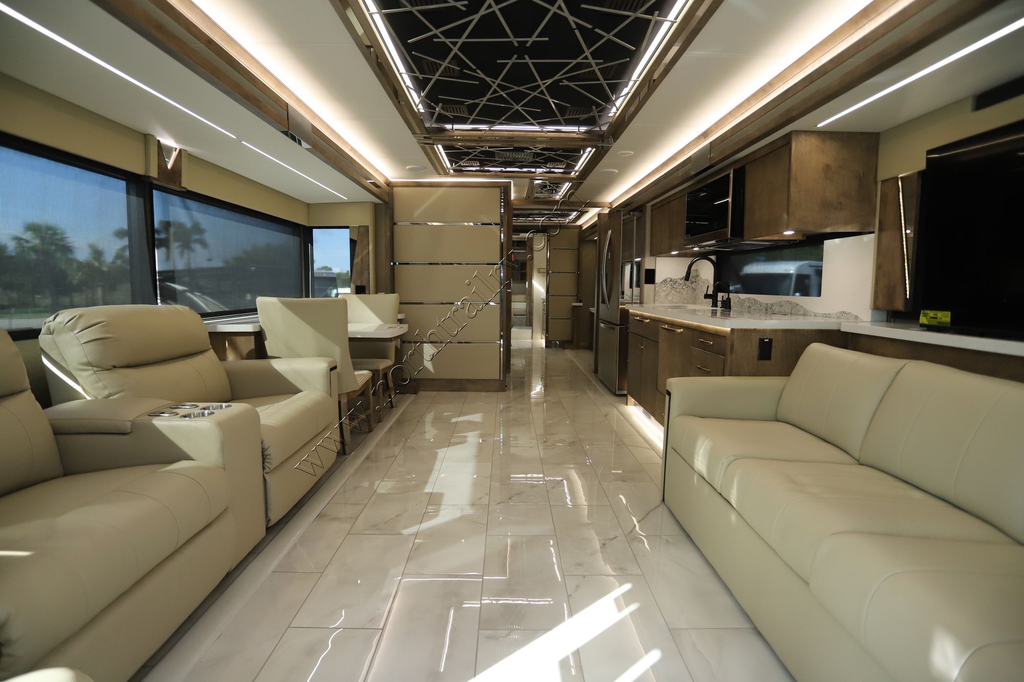 New 2025 Tiffin Motor Homes Zephyr 45FZ Class A  For Sale